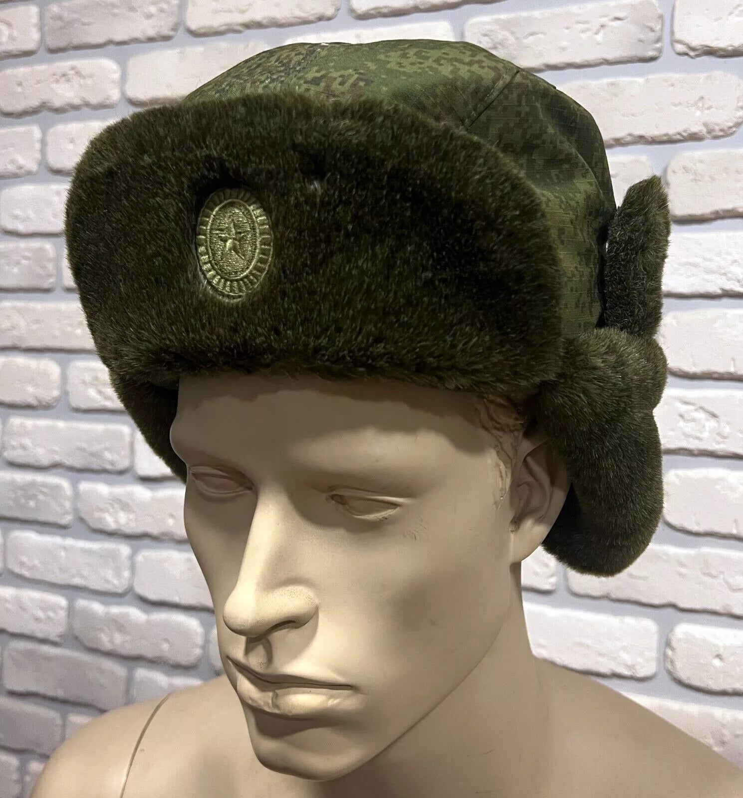 Trophy russian soldier winter cap-ear hat ushanka uniform russia military army Russia Ukraine war 2022-2024