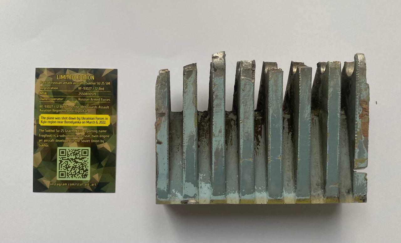 Trophy part of the front-line supersonic fighter-bomber SU 25 russian shot down jet aircraft aviation russia Ukraine war #40