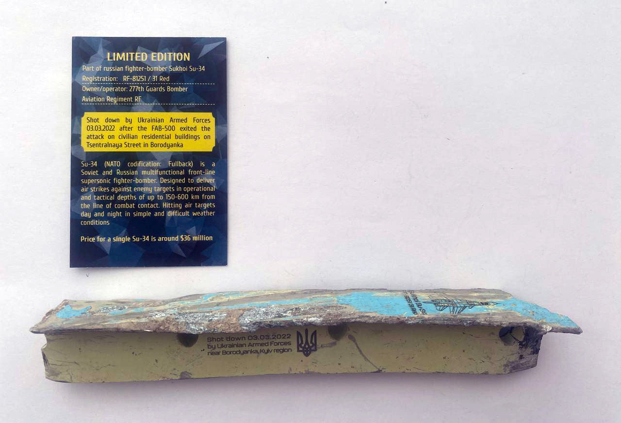 Trophy part of the front-line supersonic fighter-bomber SU 34 russian shot down jet aircraft aviation russia Ukraine war #11