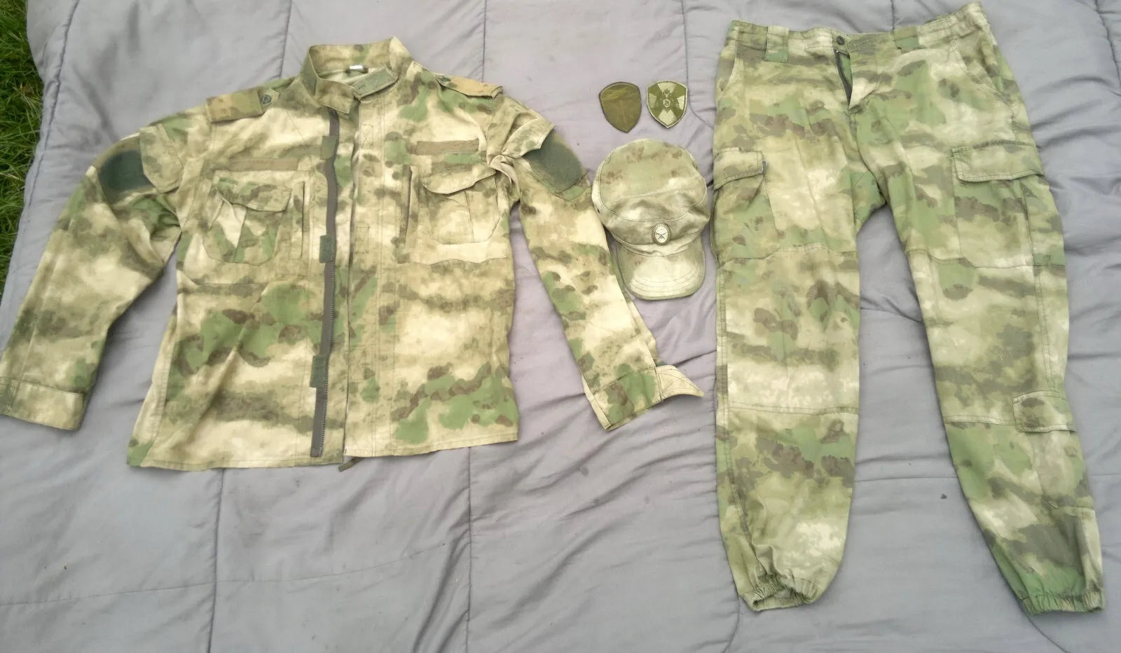 Trophy russian guard soldier uniform full set jacket pants patch cap camo moss russia military army Ukraine war 2022-2024