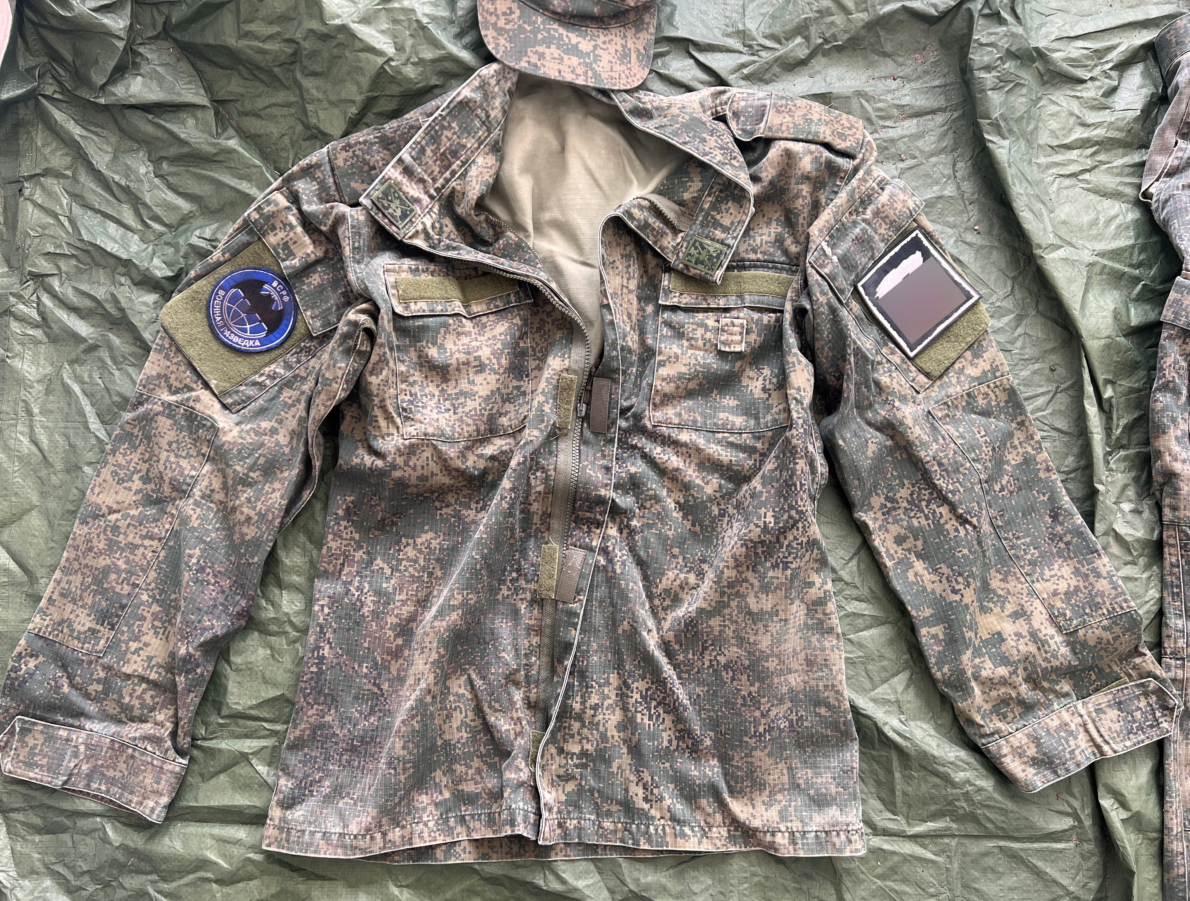 Trophy russian soldier set uniform Special Forces Intelligence jacket patch costume pants camo EMR military army Russia Ukraine war 2022-2024