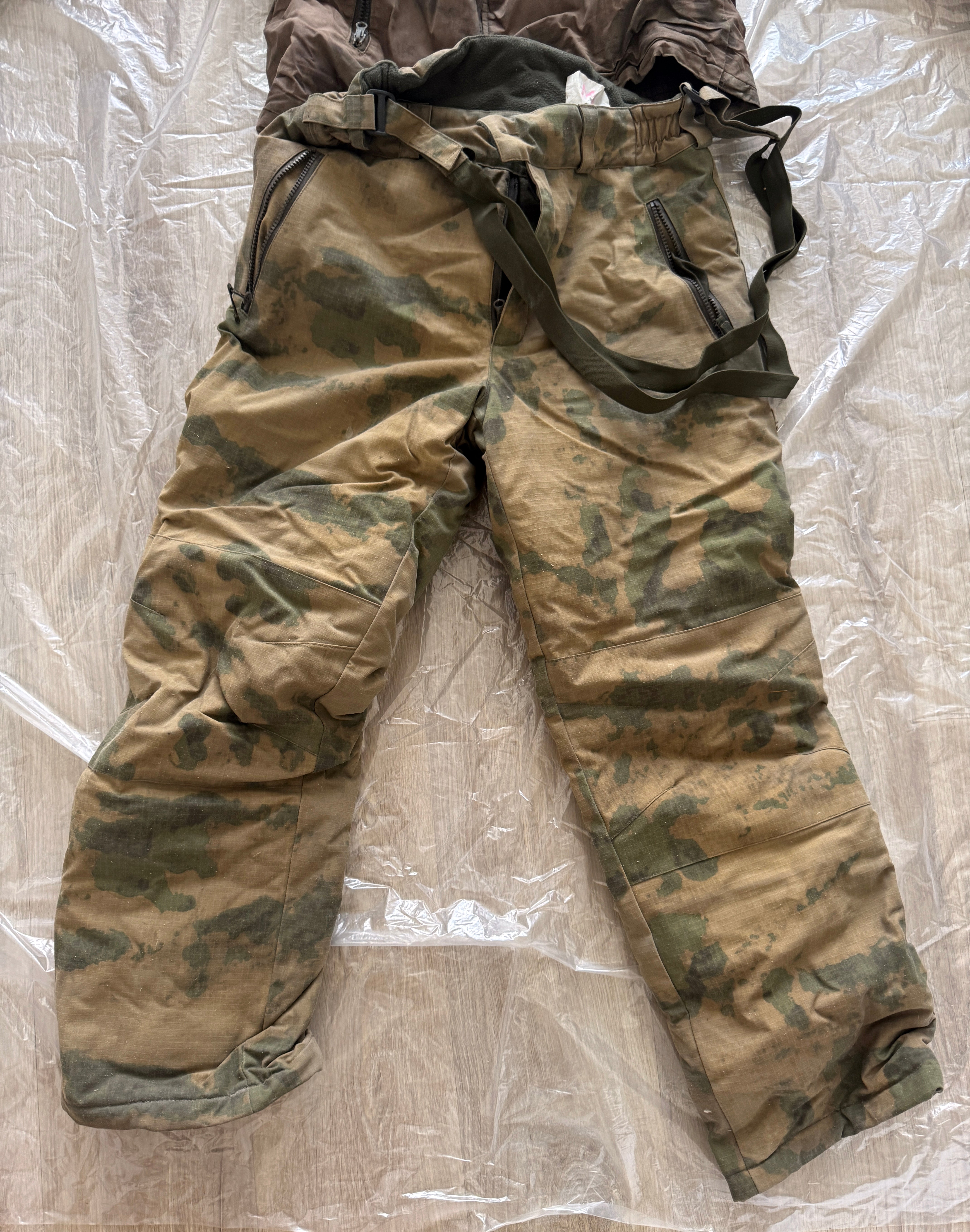 Trophy russian soldier set Kadyrovite Chechen Uniform winter jacket patch costume pants camo military army Russia Ukraine war 2022-2024