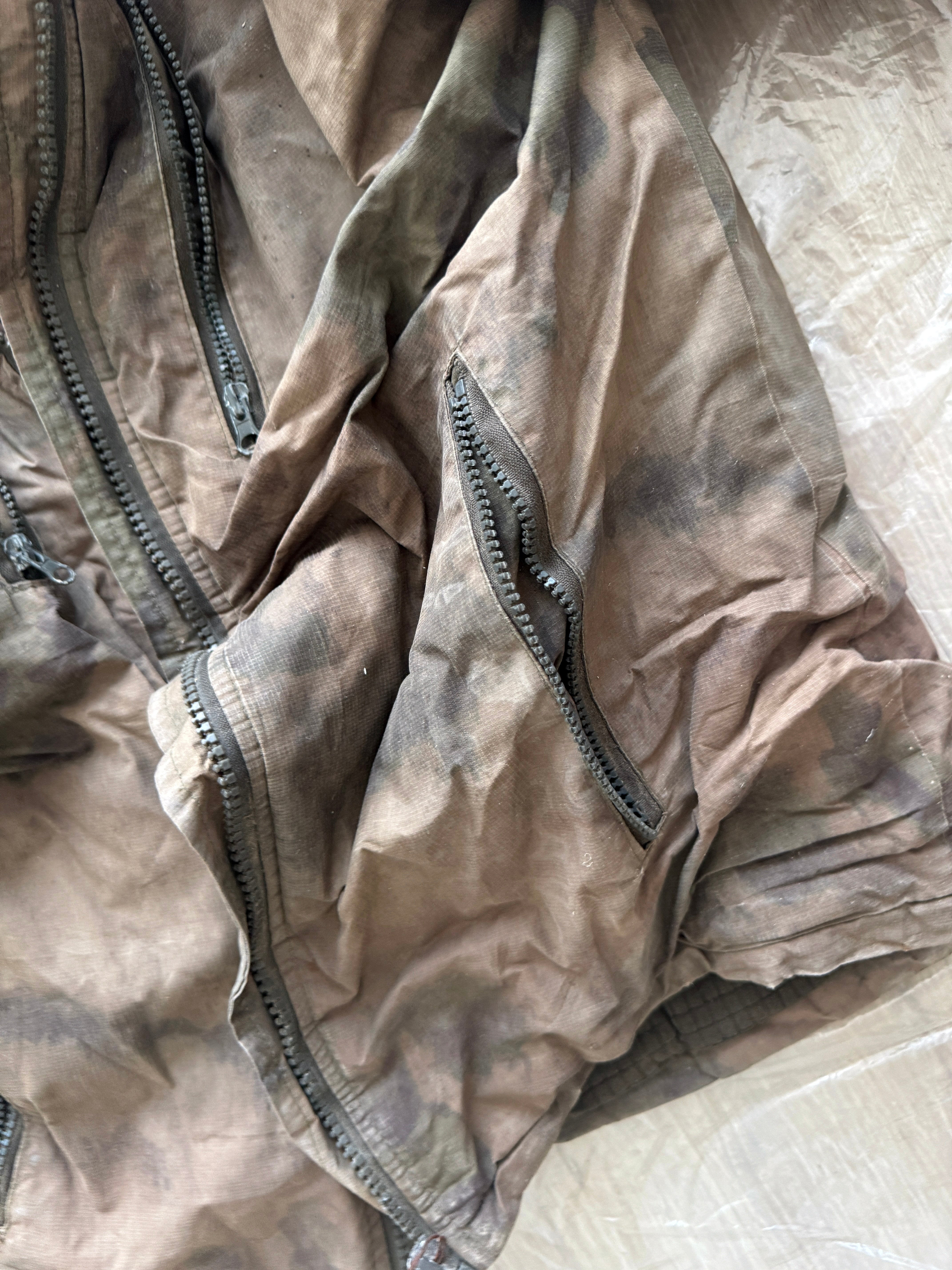 Trophy russian soldier set Kadyrovite Chechen Uniform winter jacket patch costume pants camo military army Russia Ukraine war 2022-2024