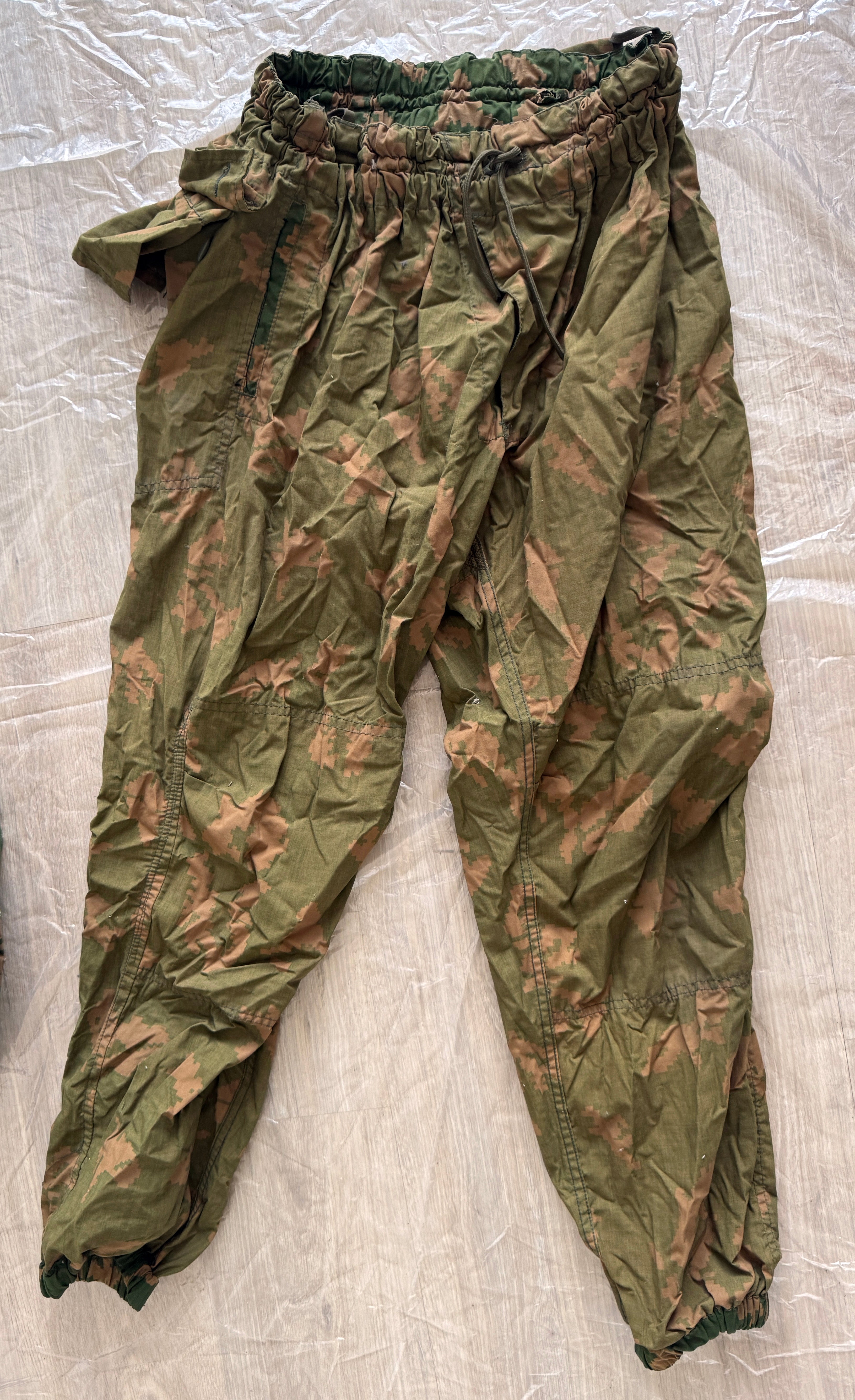 Trophy russian soldier set Uniform Kadyrovite Chechen patch jacket costume pants camo russian military army Russia Ukraine war 2022-2024