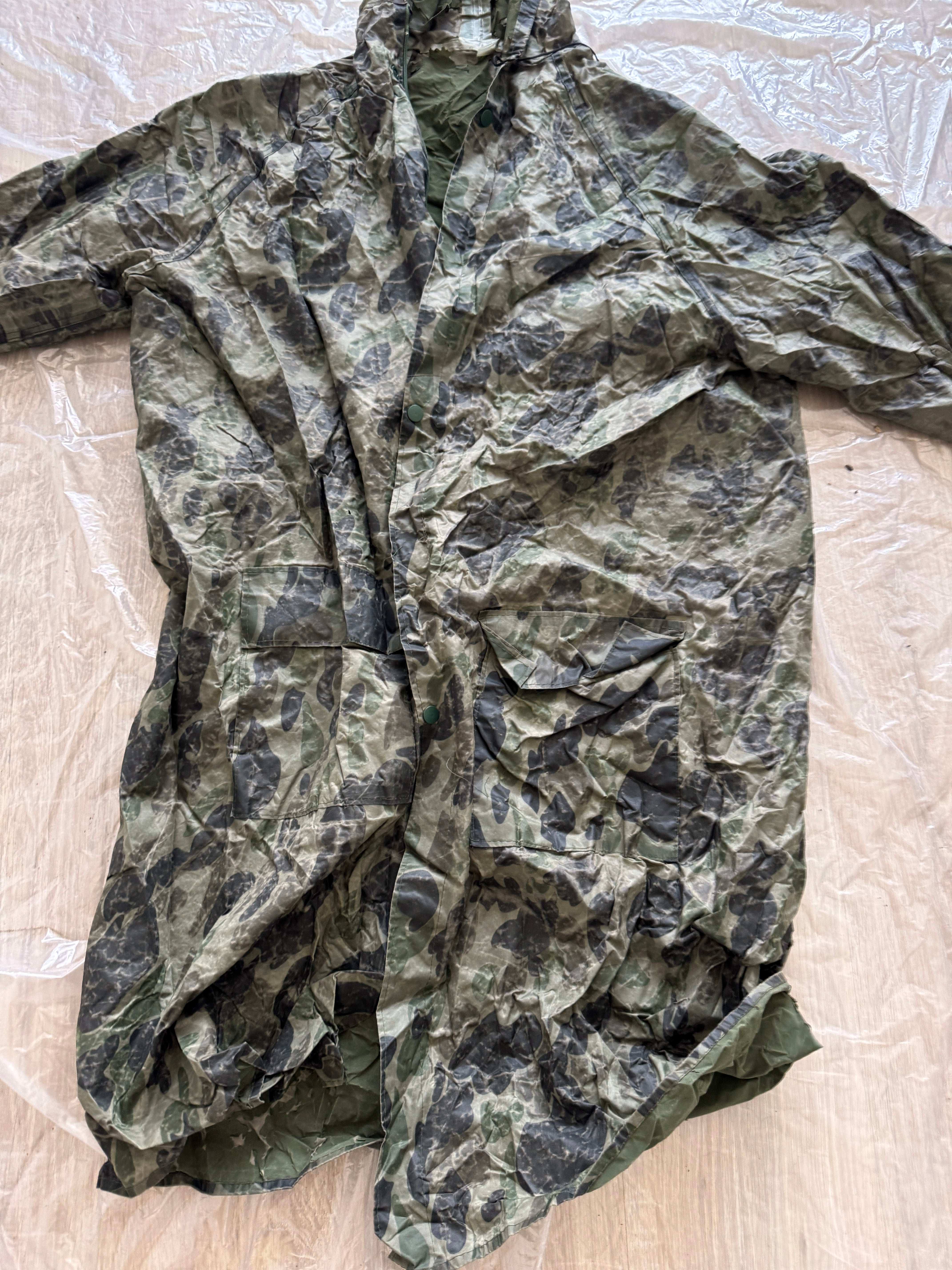 Trophy russian soldier raincoat camouflage suit jacket uniform military army Russia Ukraine war 2022-2024 #2