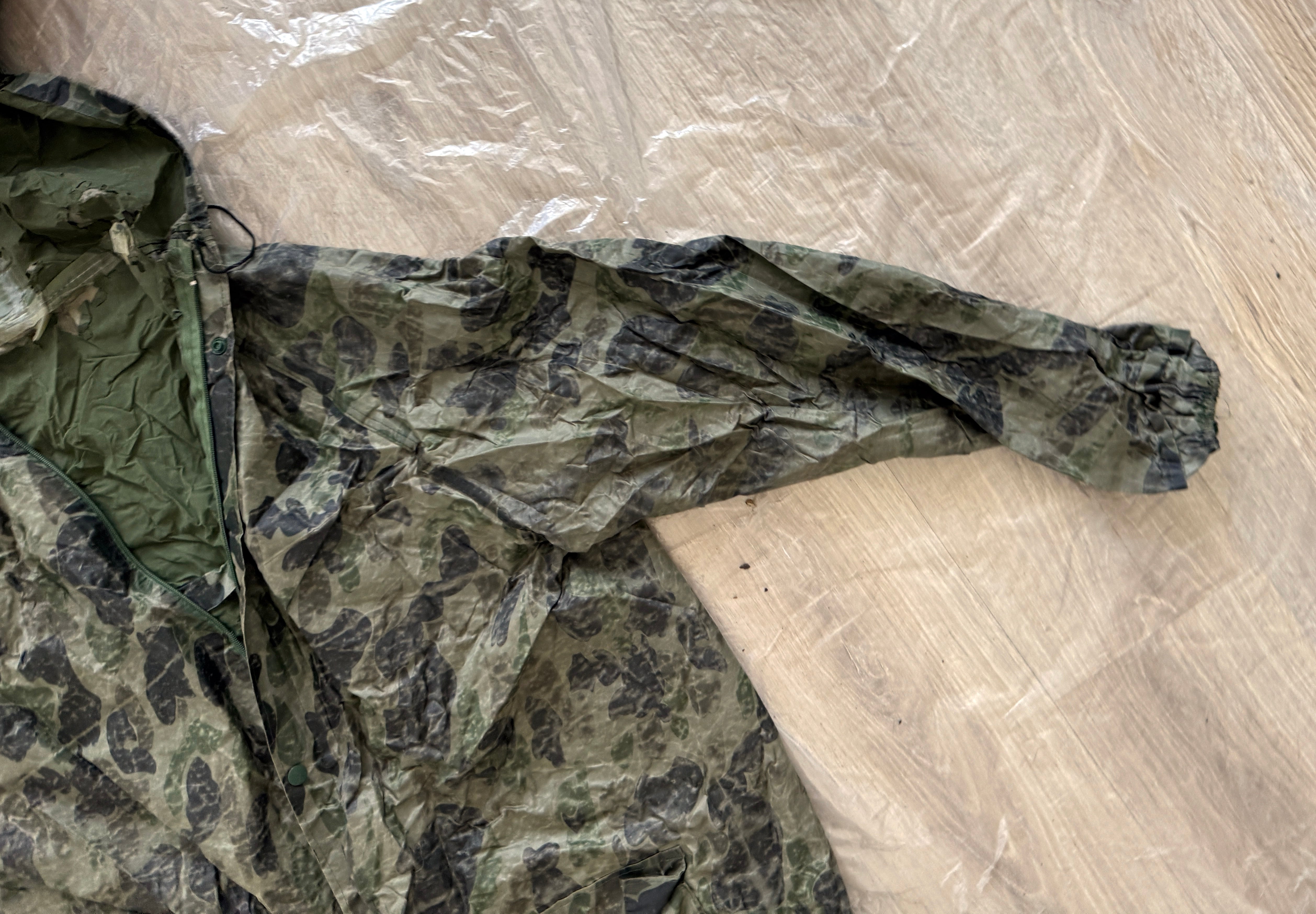 Trophy russian soldier raincoat camouflage suit jacket uniform military army Russia Ukraine war 2022-2024 #2