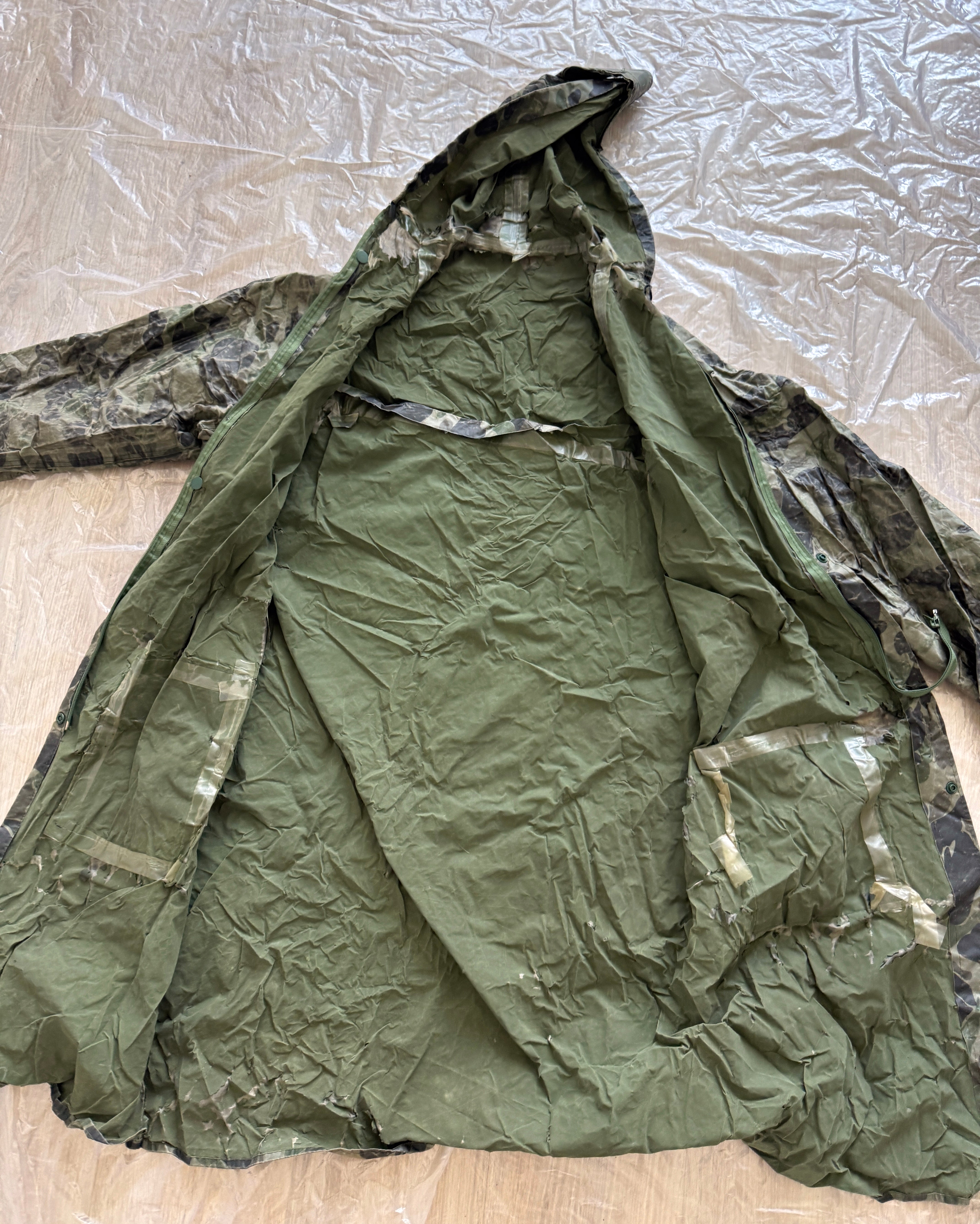 Trophy russian soldier raincoat camouflage suit jacket uniform military army Russia Ukraine war 2022-2024 #2
