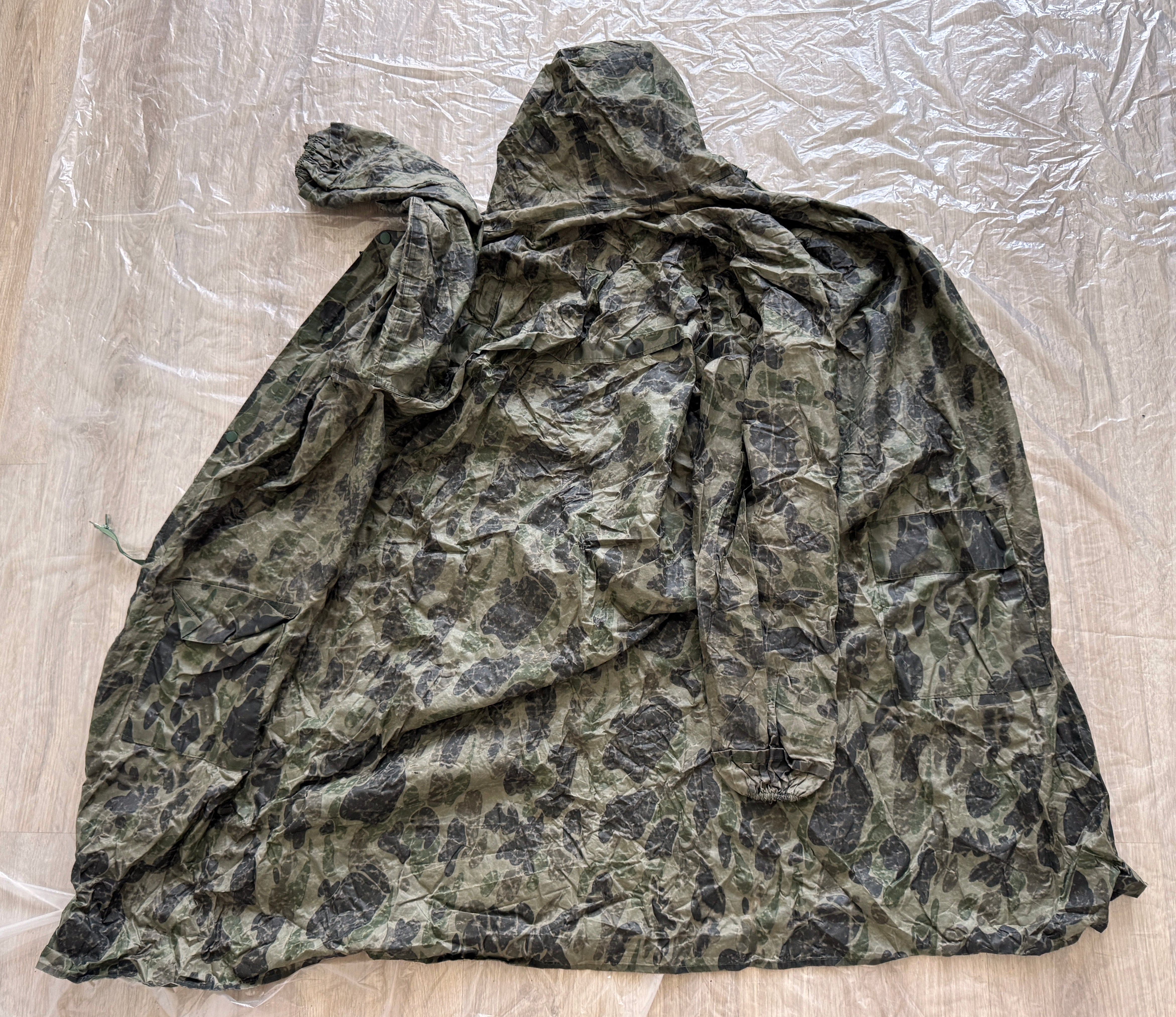 Trophy russian soldier raincoat camouflage suit jacket uniform military army Russia Ukraine war 2022-2024 #2