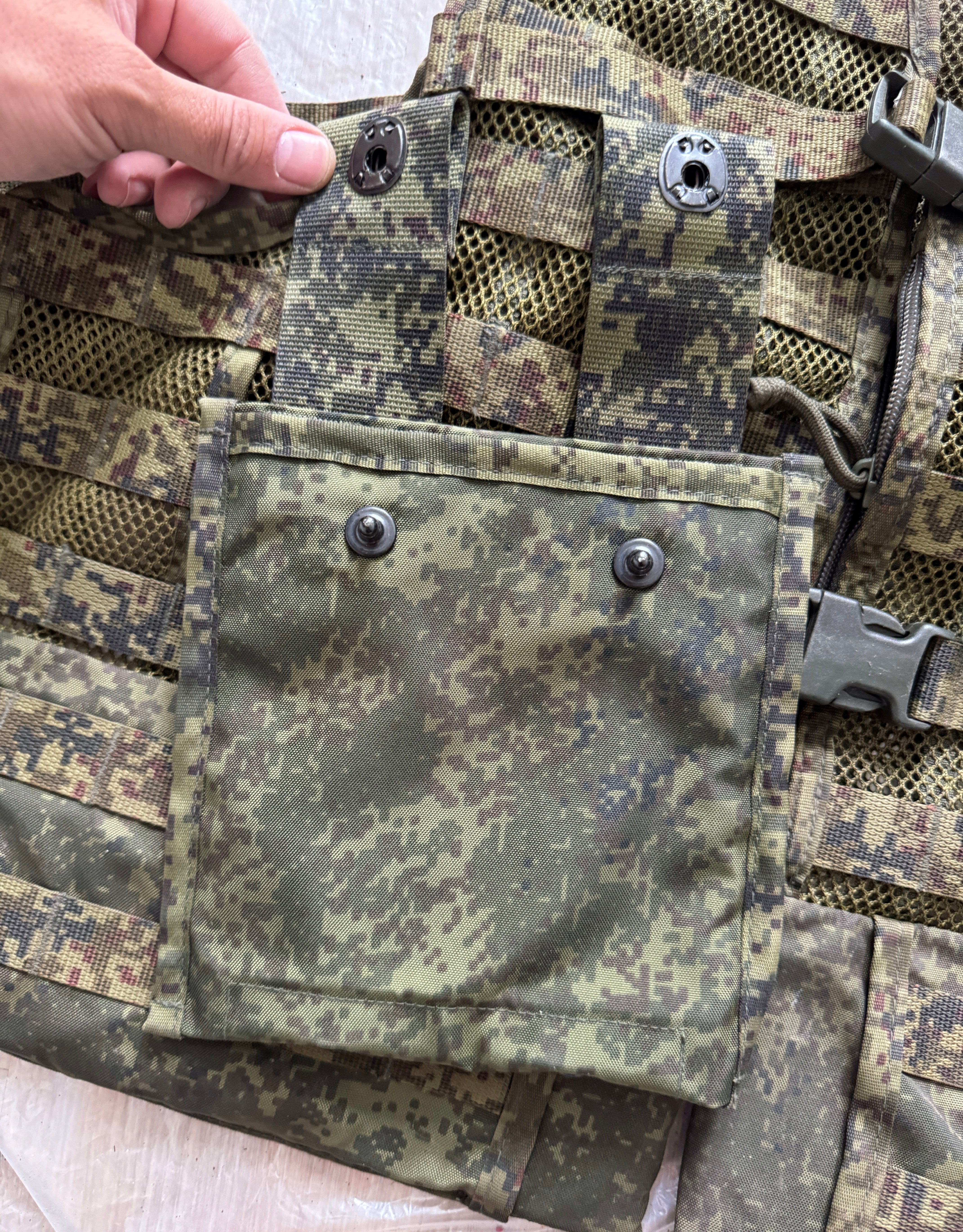 Trophy soldier ammunition tactical unloading system vest camo ratnik russian military army Ukraine war 2022-2024 #2
