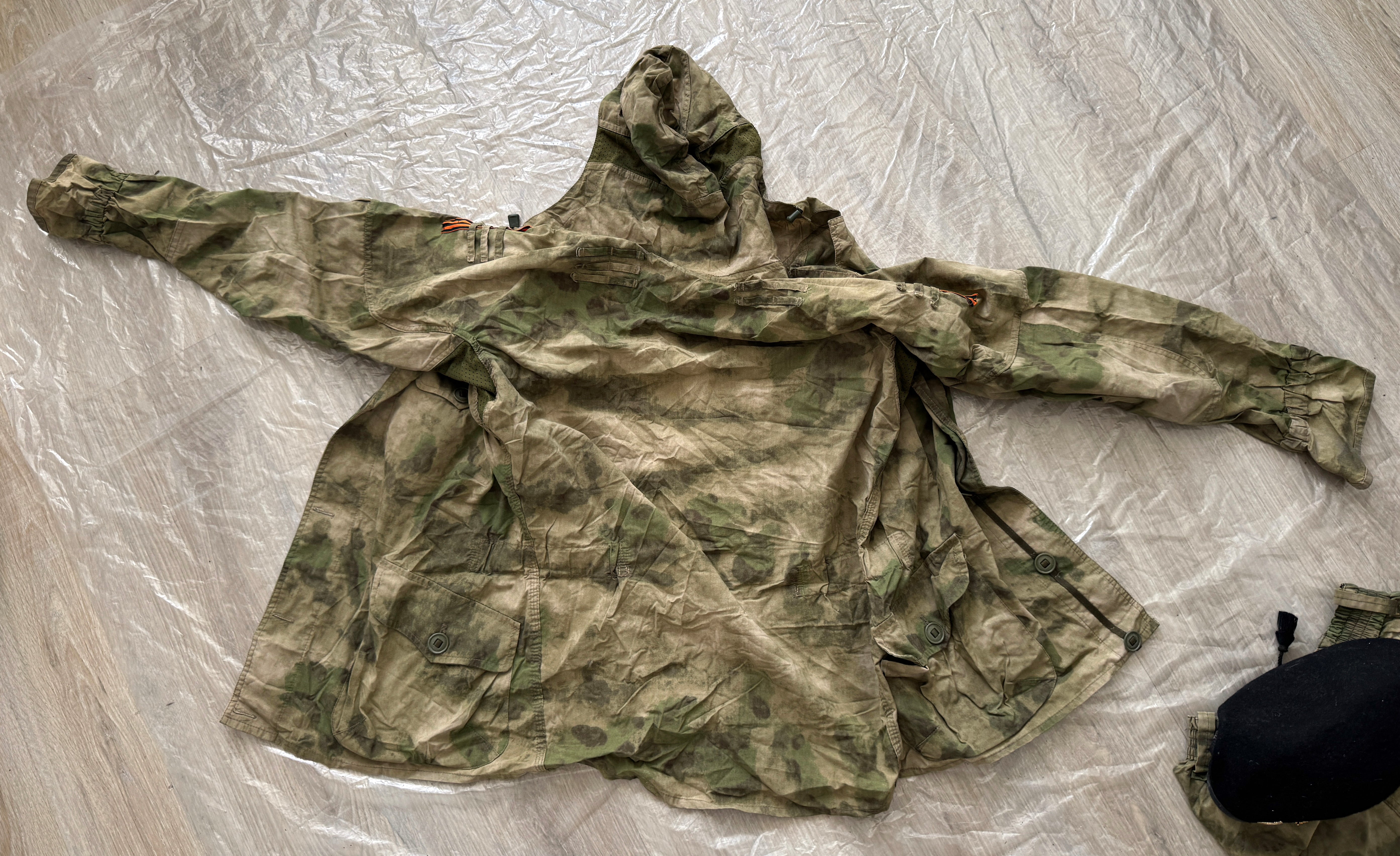Trophy russian soldier set uniform Kadyrovite Chechen jacket cap hat beret pants patch camo moss russia military army Ukraine war 2022-2024 #7