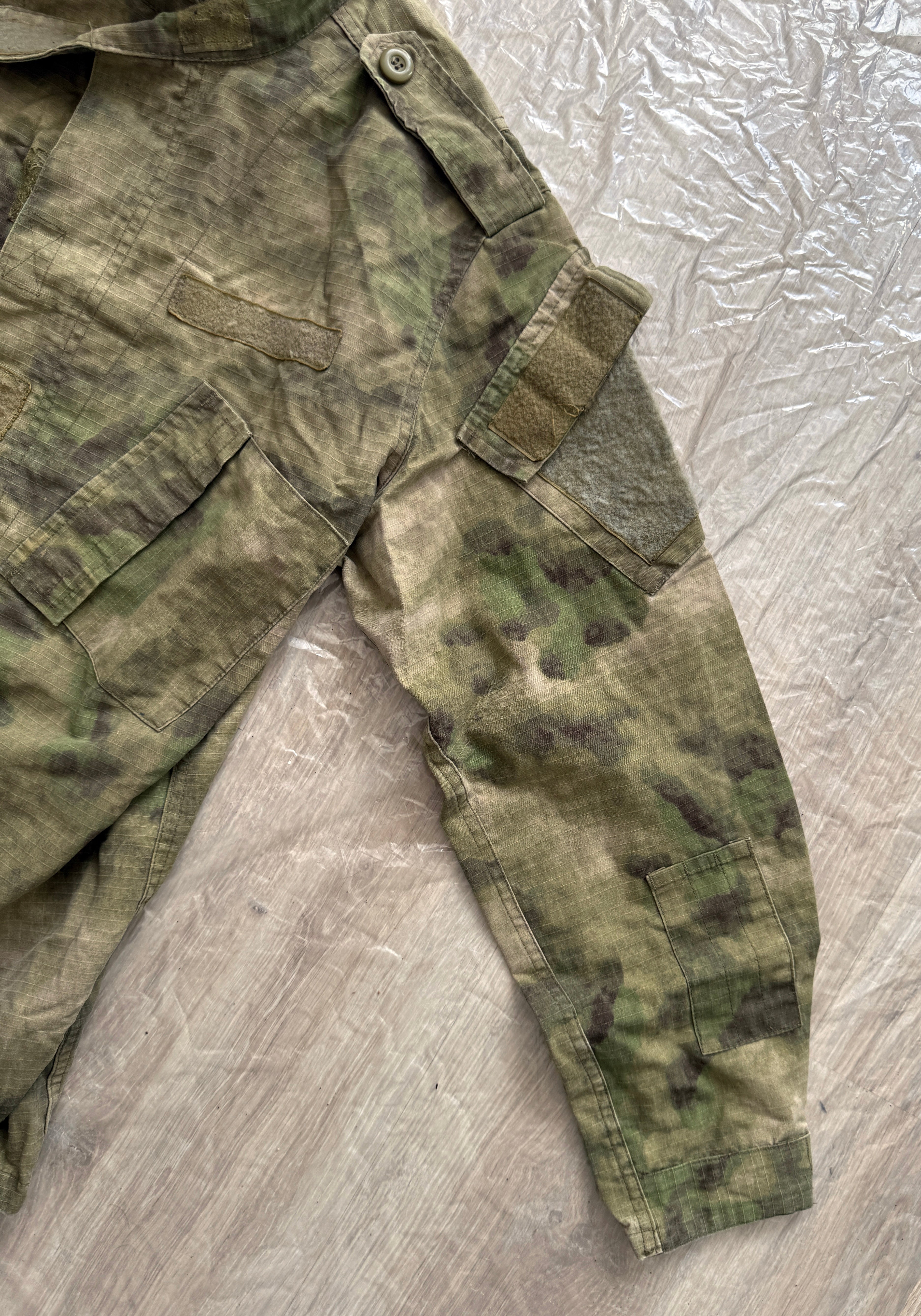 Trophy russian soldier uniform Kadyrovite Chechen jacket cap patch camo moss military army Russia Ukraine war 2022-2024