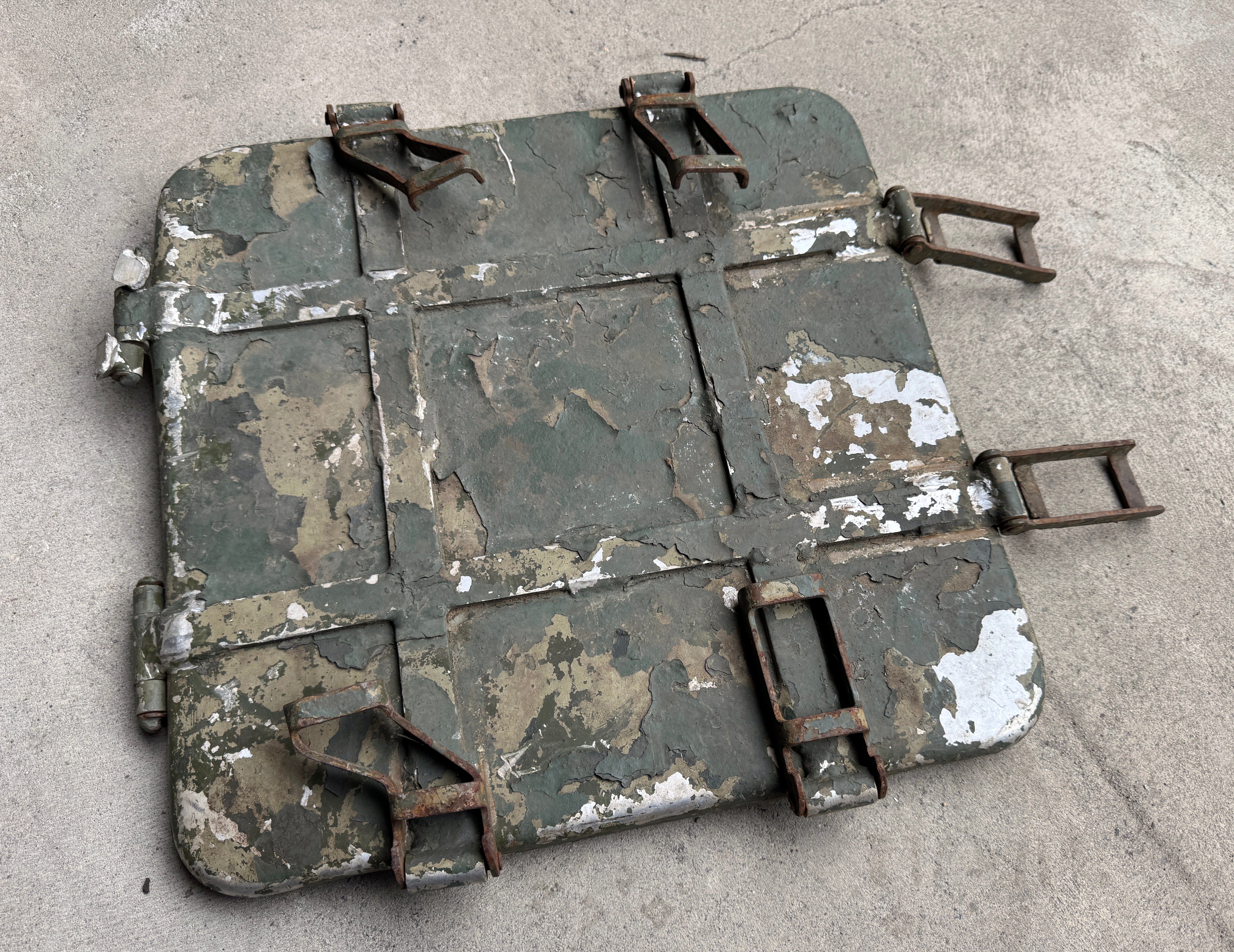 Trophy Original Russian Army Russia Armed Forces Hatch from Military Equipment Rare russian army military Ukraine russia war 2022-2025