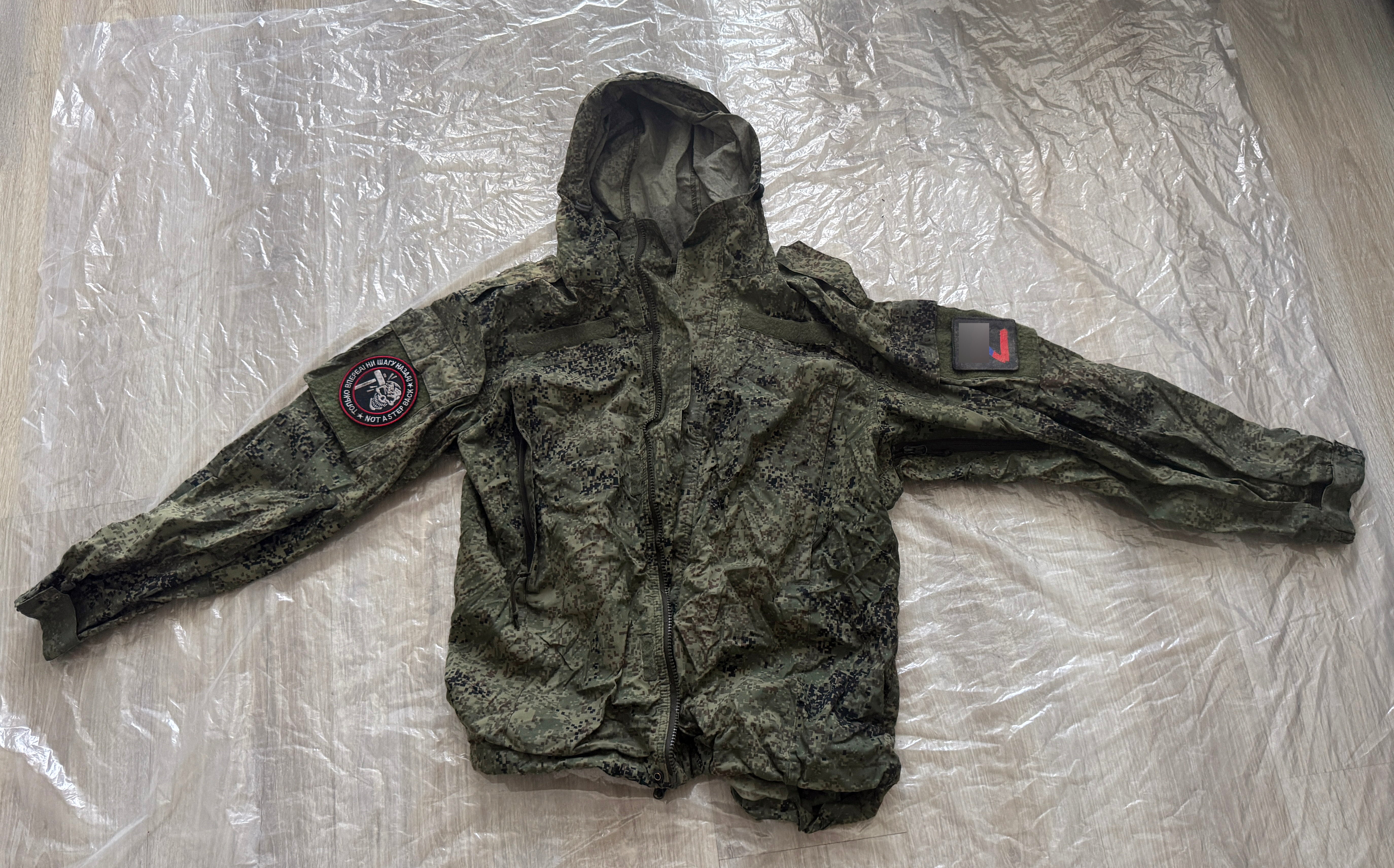Trophy russian soldier uniform windbreaker jacket pants patch camouflage military army Ukraine war 2022-2024