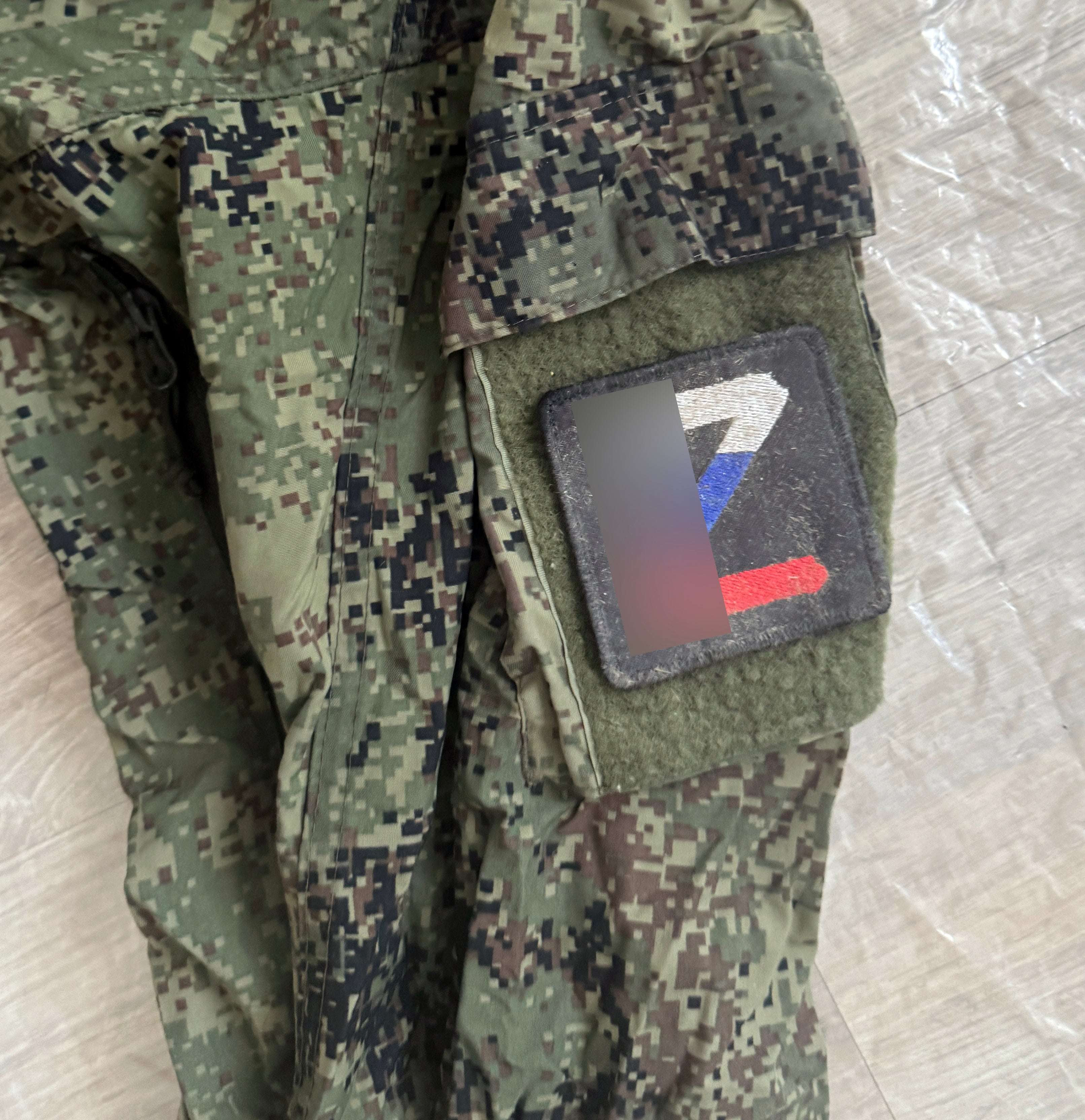 Trophy russian soldier uniform windbreaker jacket pants patch camouflage military army Ukraine war 2022-2024