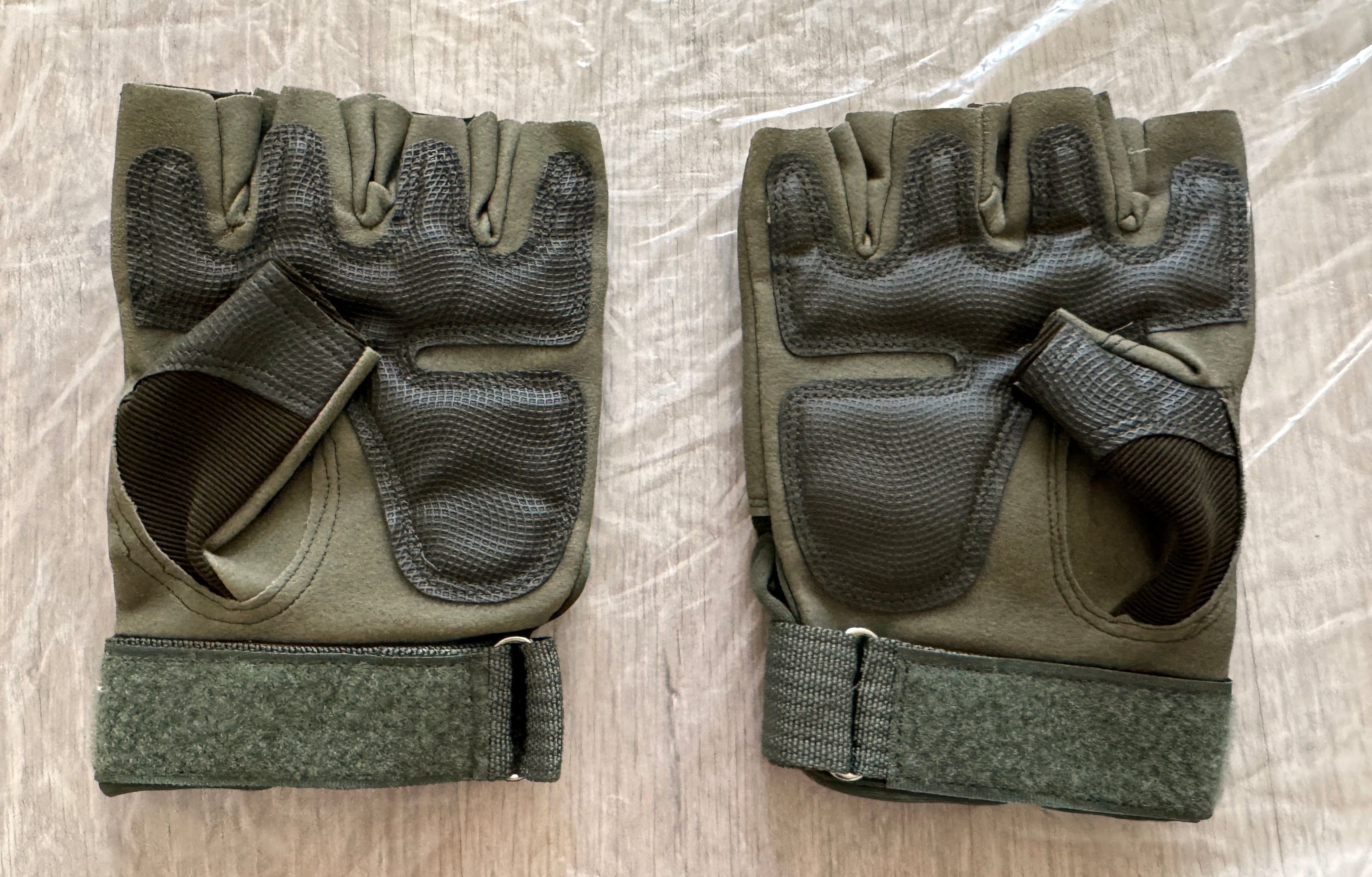 Trophy russian soldier set uniform Kadyrovite Chechen jacket cap tactical gloves costume pants camo russia military army Ukraine war 2022-2024 #8