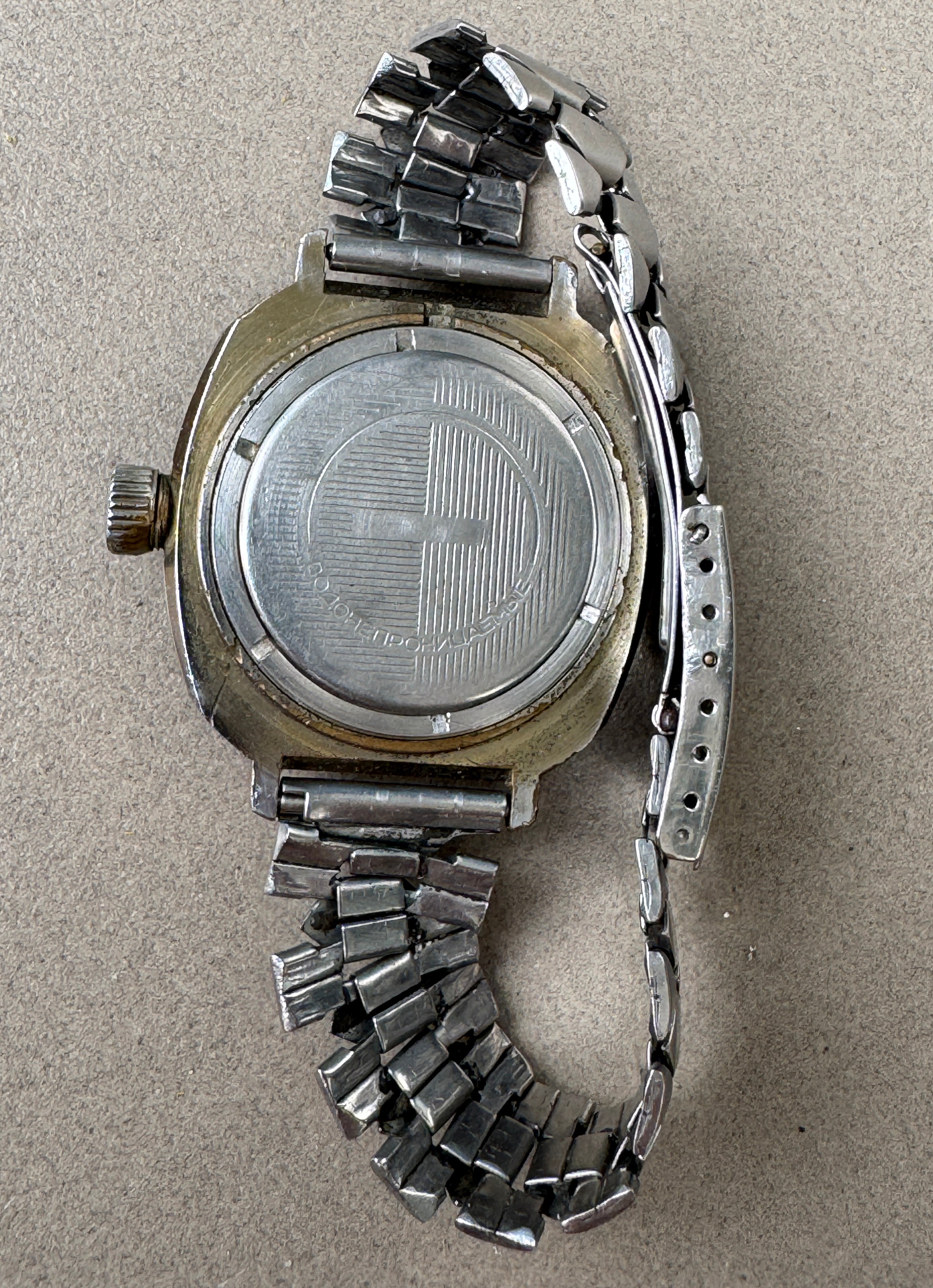 Russian special tank forces soldier wristwatch Komandirskie Watch trophy Russia army military relic Ukraine war 2022-2024 #7