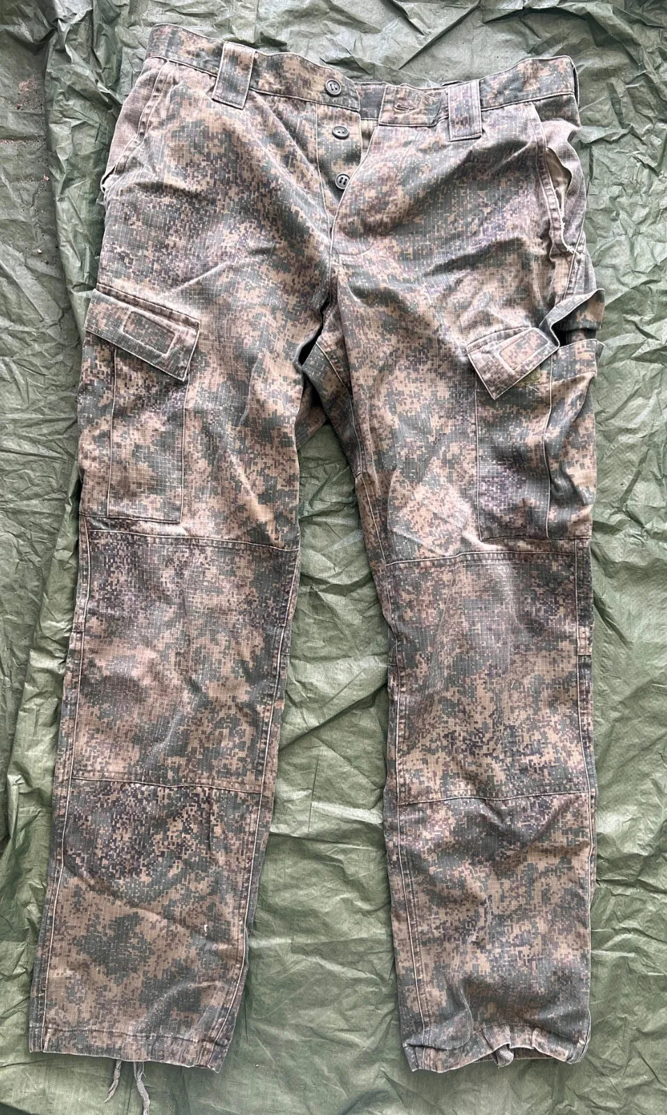 Trophy russian soldier set uniform Special Forces Intelligence jacket patch costume pants camo EMR military army Russia Ukraine war 2022-2024