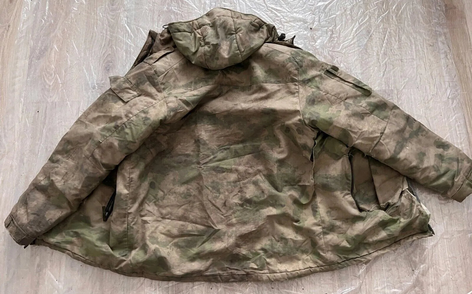 Trophy russian special forces soldier uniform Kadyrovite Chechen patch winter jacket camo moss military army Russia Ukraine war 2022-2024