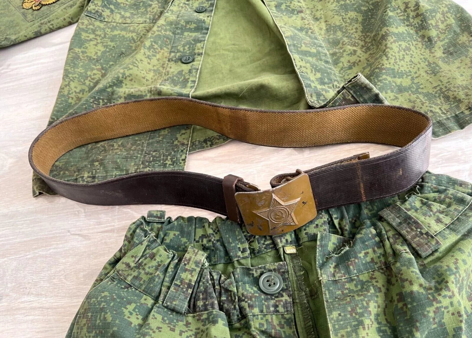 Trophy russian soldier set uniform jacket patch costume pants belt buckle camo military army Russia Ukraine war 2022-2024