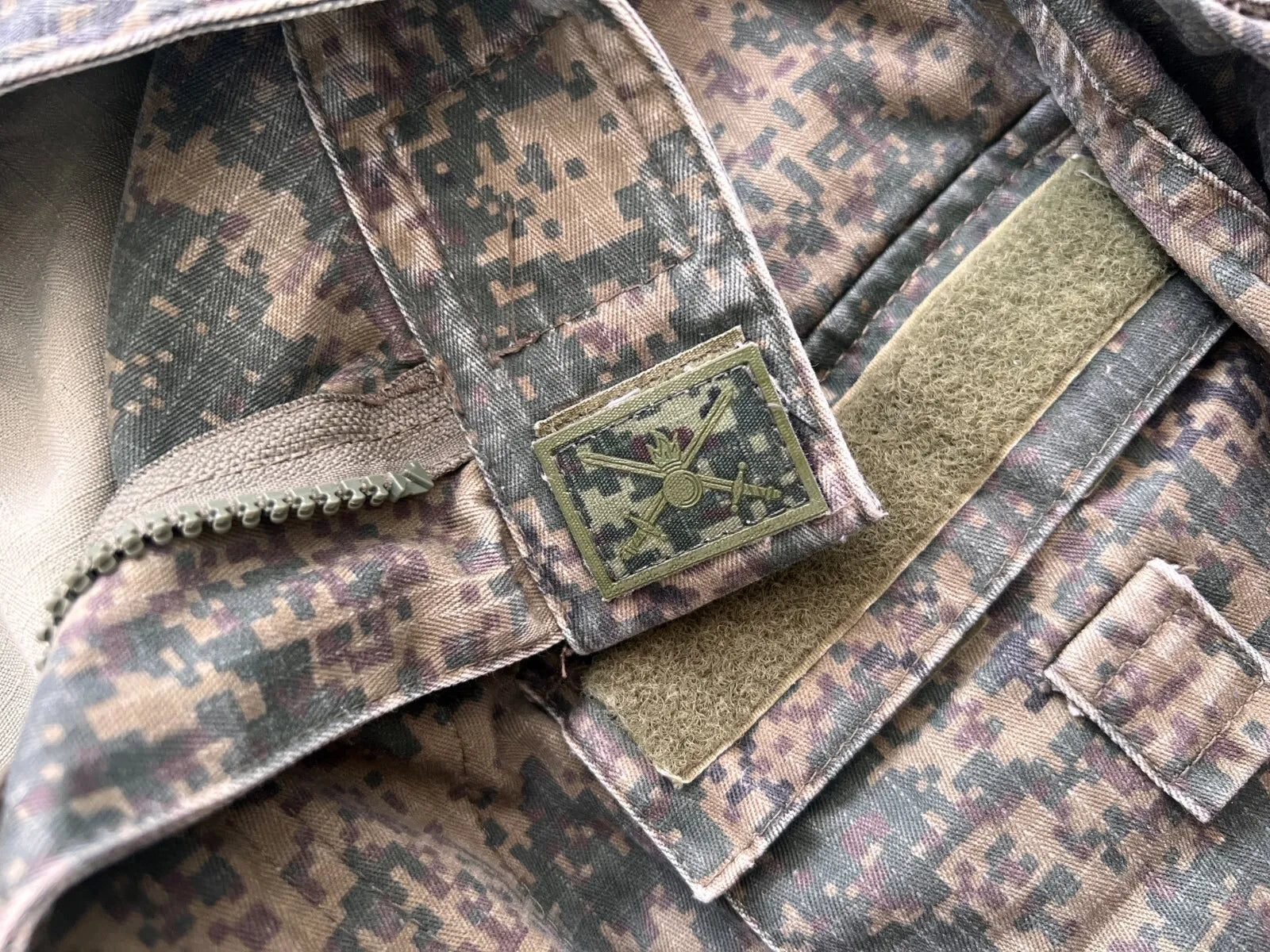 Trophy russian soldier set uniform Special Forces Intelligence jacket patch costume pants camo EMR military army Russia Ukraine war 2022-2024