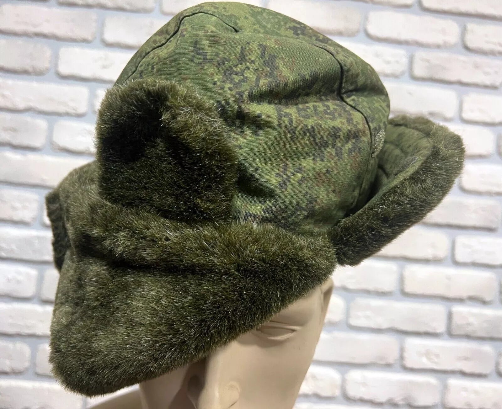 Trophy russian soldier winter cap-ear hat ushanka uniform russia military army Russia Ukraine war 2022-2024