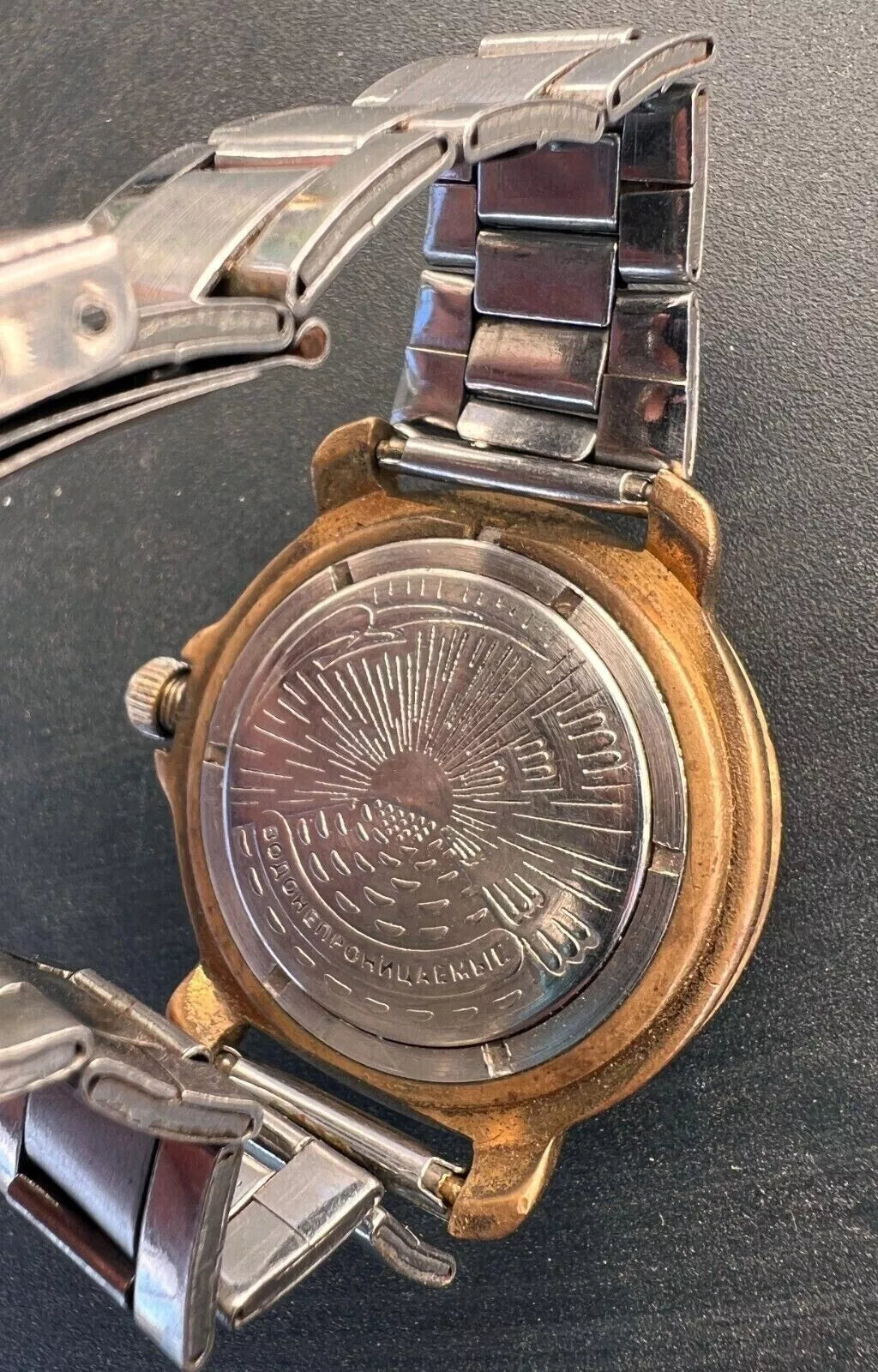 Russian special forces soldier wristwatch Komandirskie Watch trophy Russia army military relic Ukraine war 2022-2024 #2