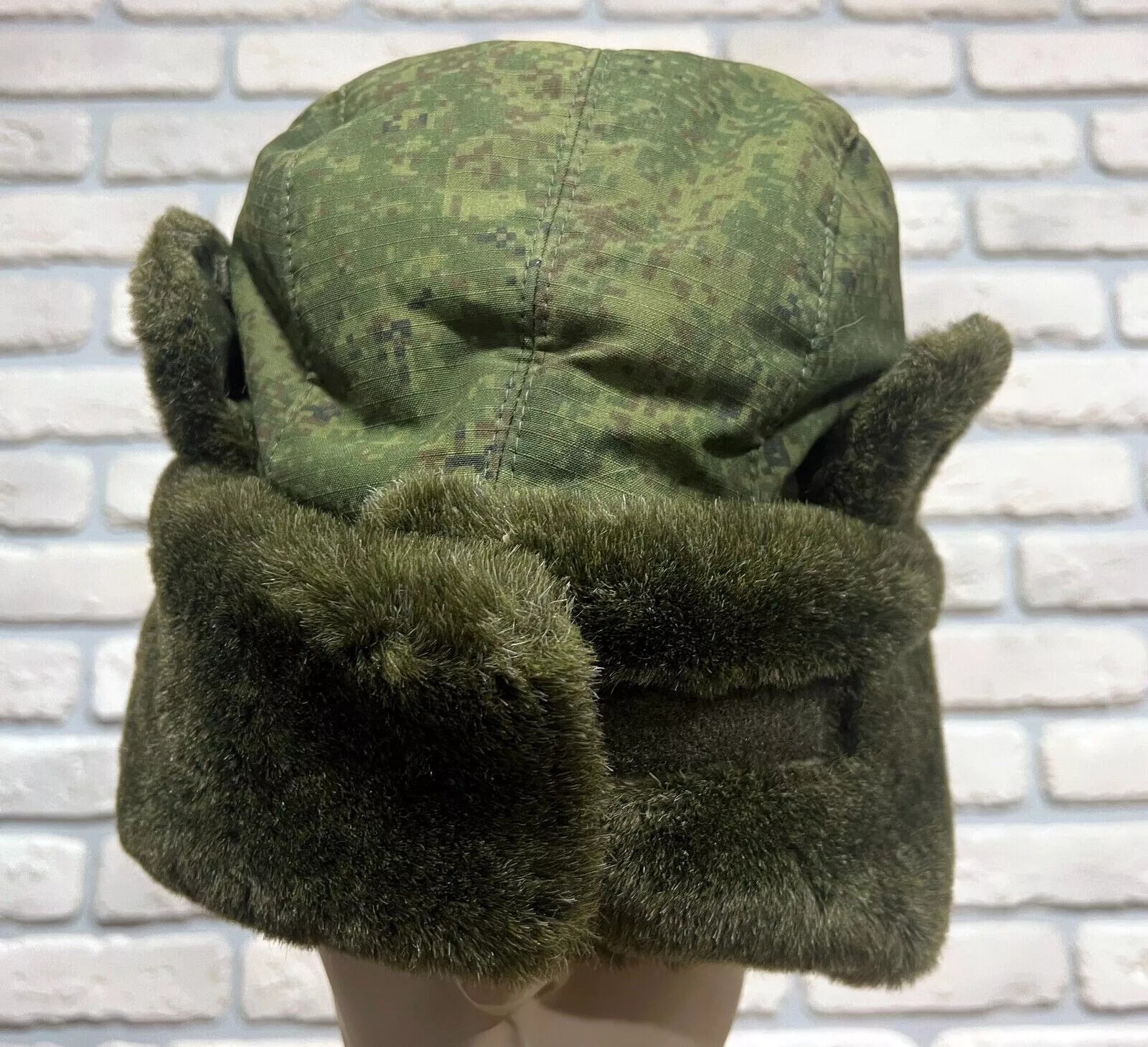 Trophy russian soldier winter cap-ear hat ushanka uniform russia military army Russia Ukraine war 2022-2024
