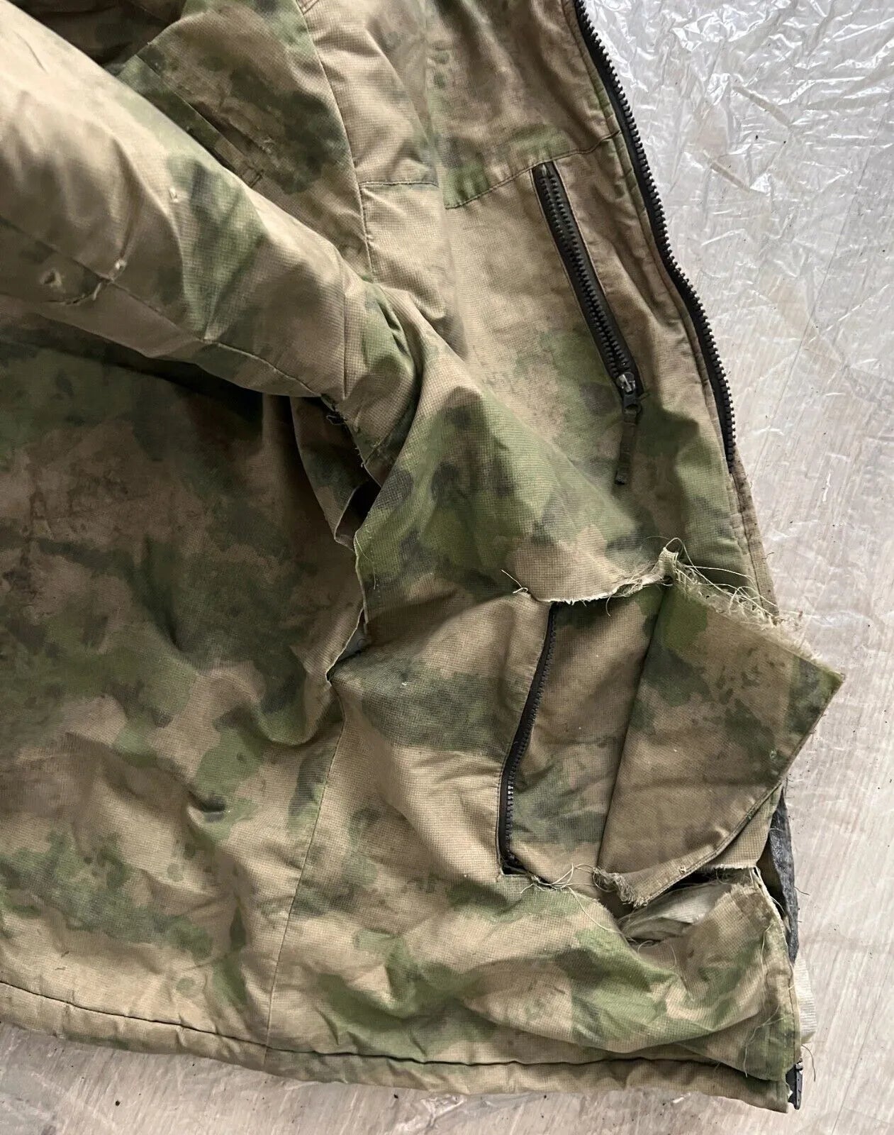 Trophy russian special forces soldier uniform Kadyrovite Chechen patch winter jacket camo moss military army Russia Ukraine war 2022-2024