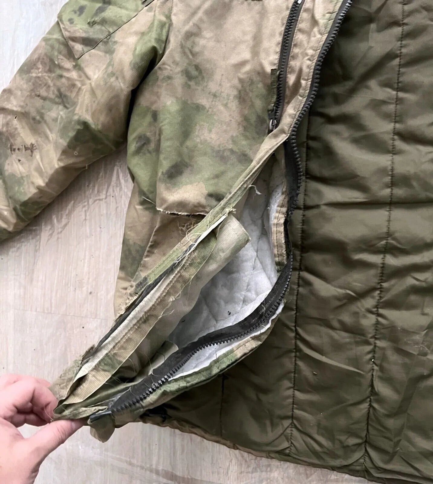 Trophy russian special forces soldier uniform Kadyrovite Chechen patch winter jacket camo moss military army Russia Ukraine war 2022-2024