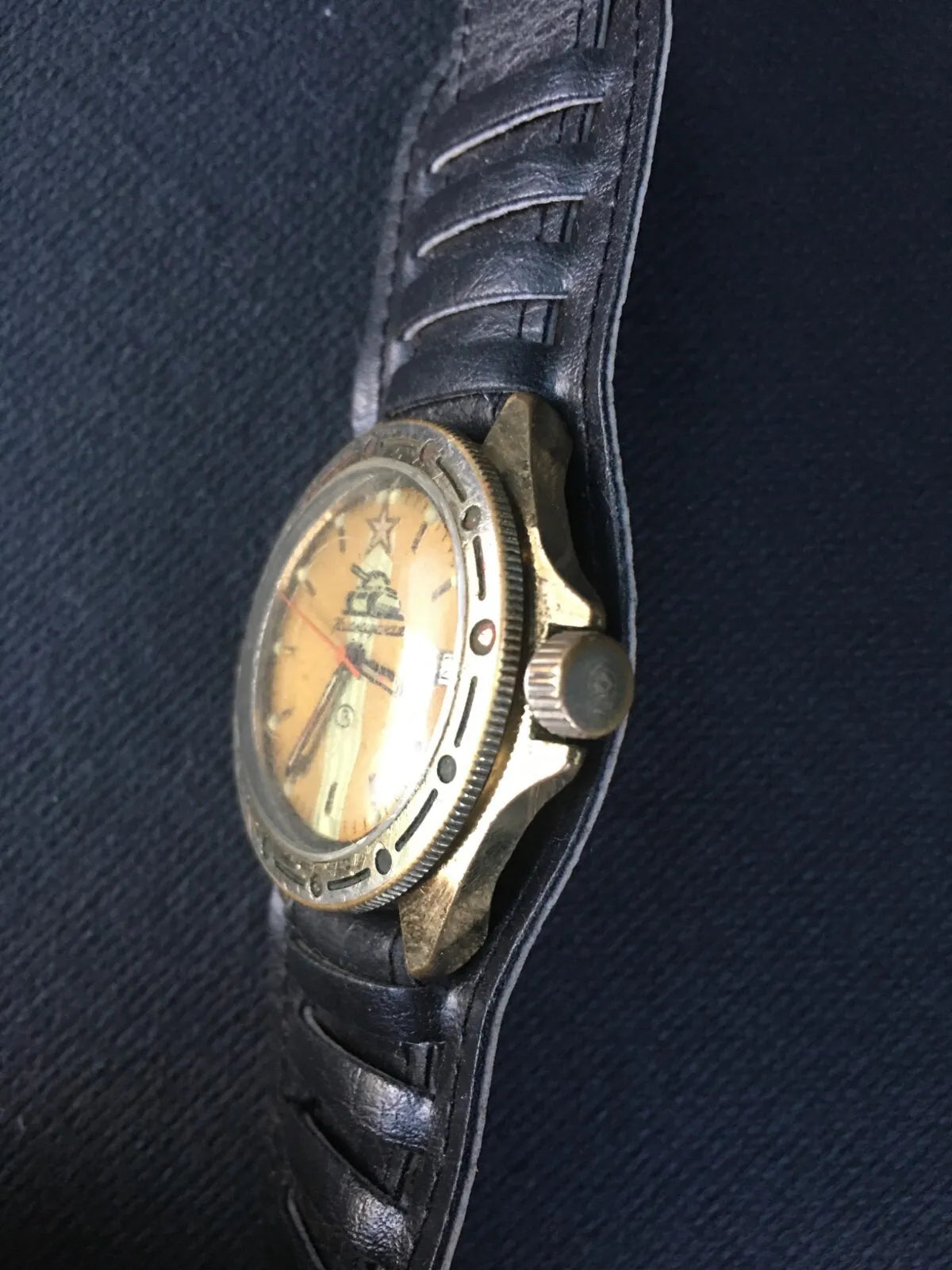 Russian special forces soldier wristwatch Komandirskie Watch trophy Russia army military relic Ukraine war 2022-2024