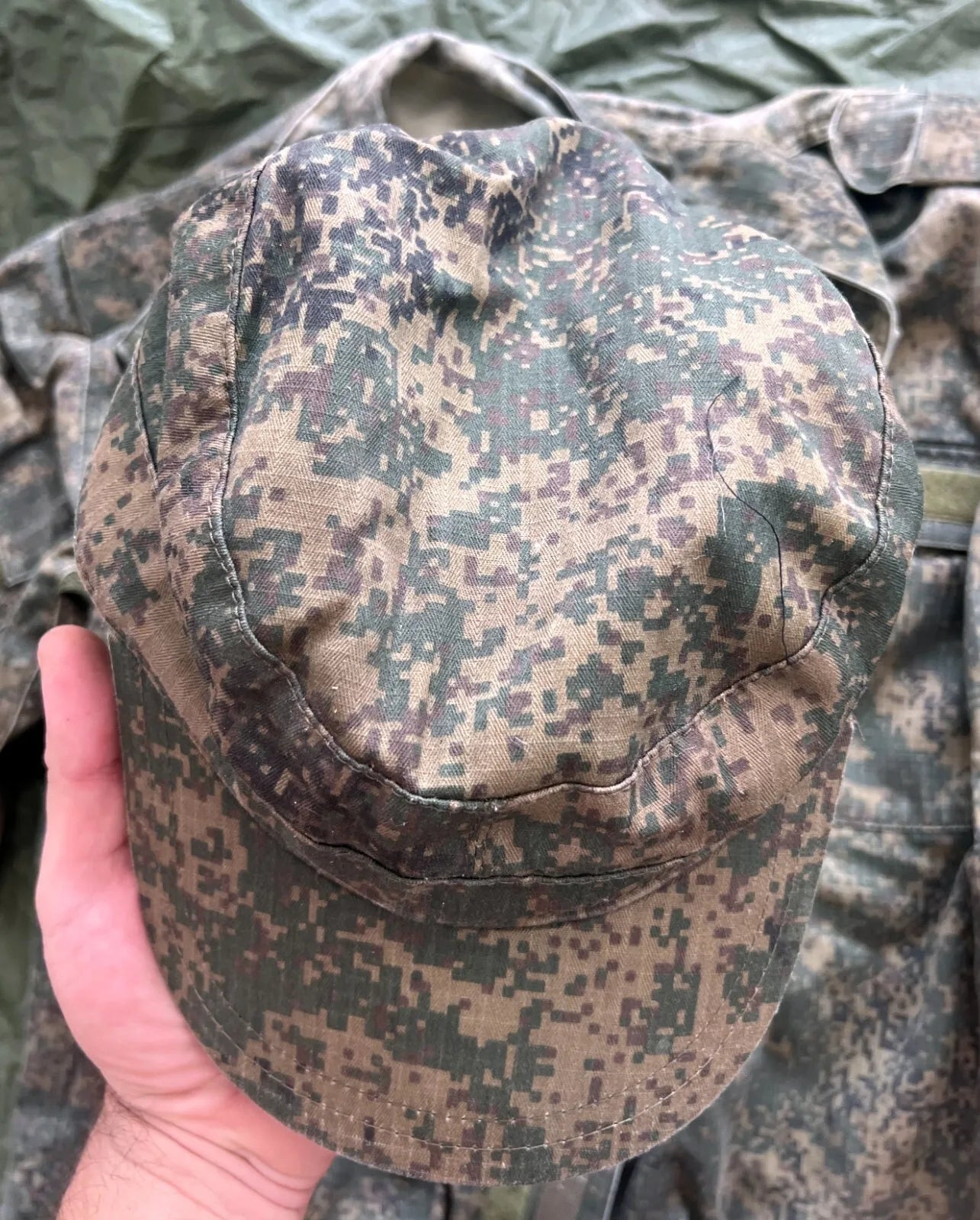 Trophy russian soldier set uniform Special Forces Intelligence jacket patch costume pants camo EMR military army Russia Ukraine war 2022-2024