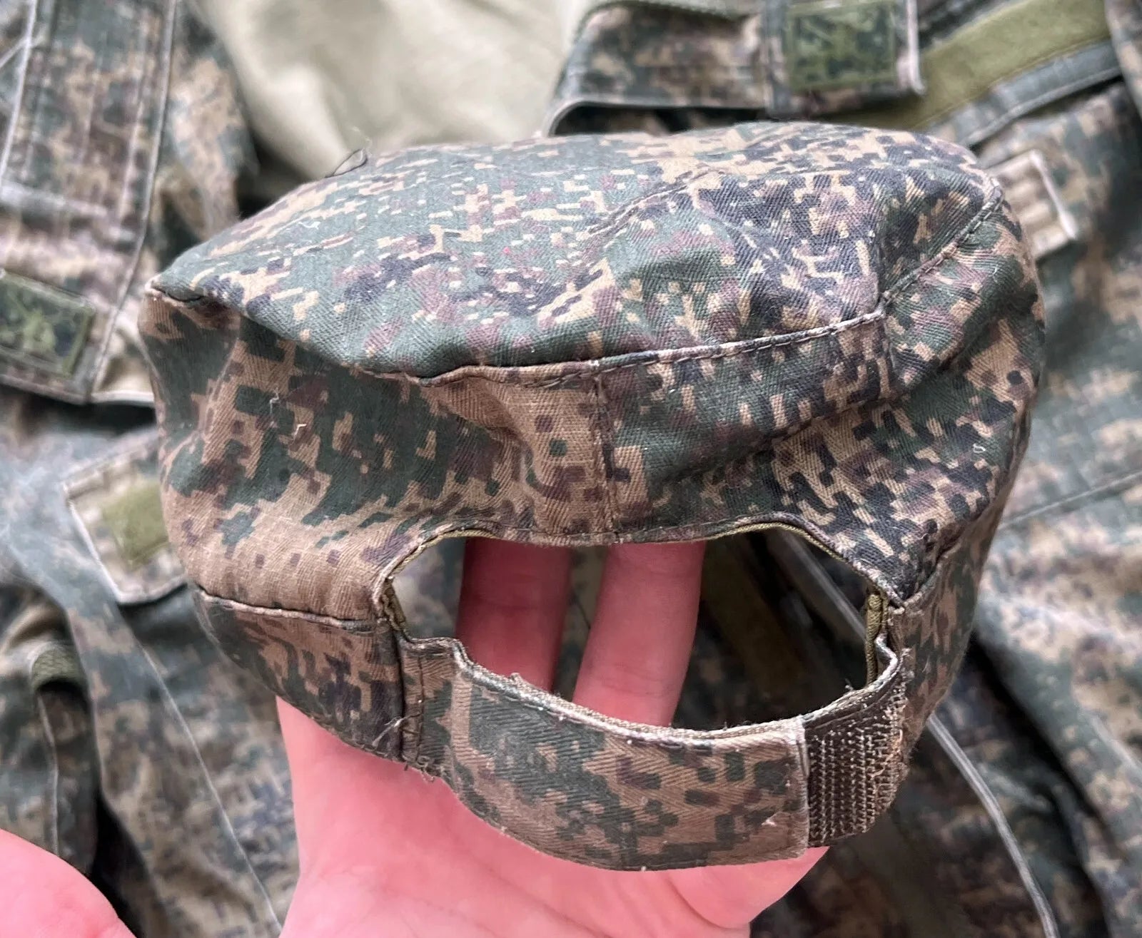 Trophy russian soldier set uniform Special Forces Intelligence jacket patch costume pants camo EMR military army Russia Ukraine war 2022-2024