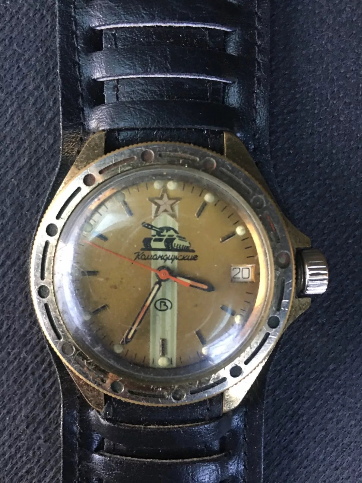 Russian special forces soldier wristwatch Komandirskie Watch trophy Russia army military relic Ukraine war 2022-2024
