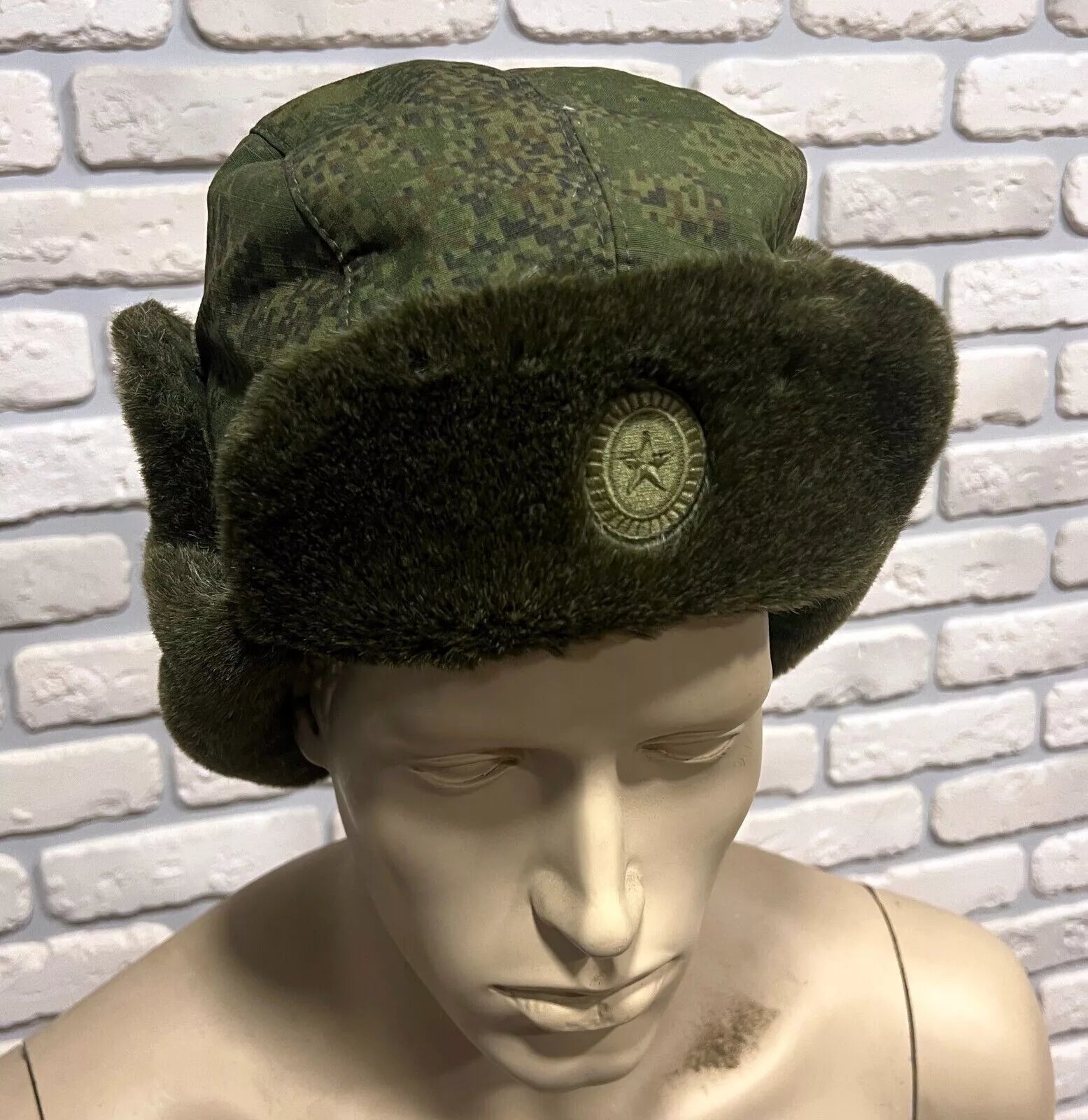 Trophy russian soldier winter cap-ear hat ushanka uniform russia military army Russia Ukraine war 2022-2024