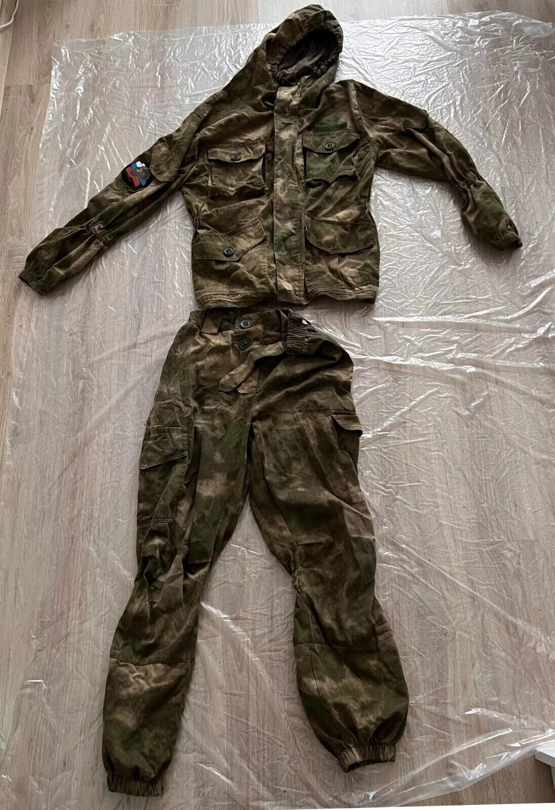 Trophy russian special forces soldier set uniform Kadyrovite Chechen jacket patch pants camo moss russia military army Ukraine war 2022-2024