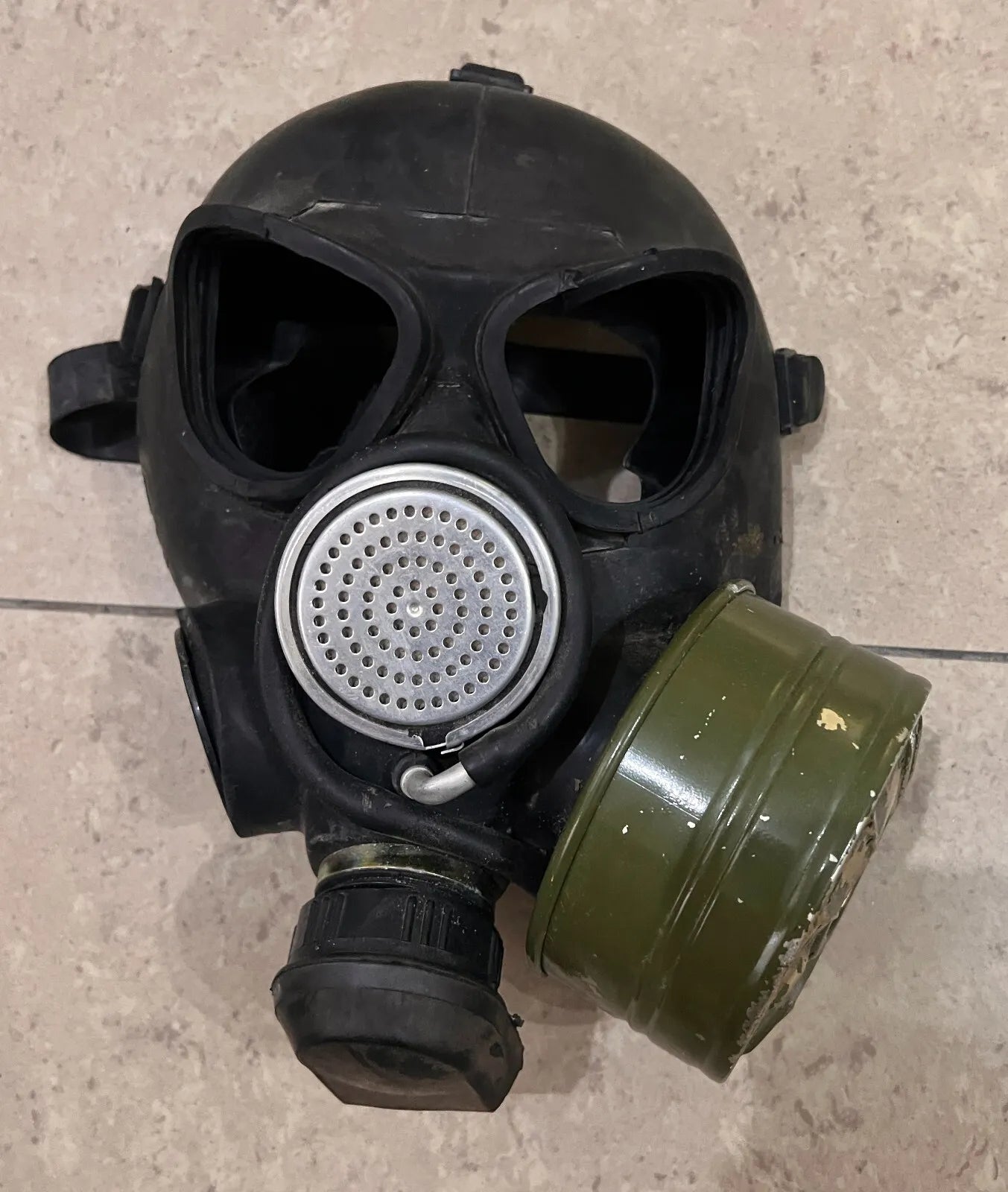 Trophy special forces Intelligence gas mask camo russian russia military army Ukraine war 2022-2024