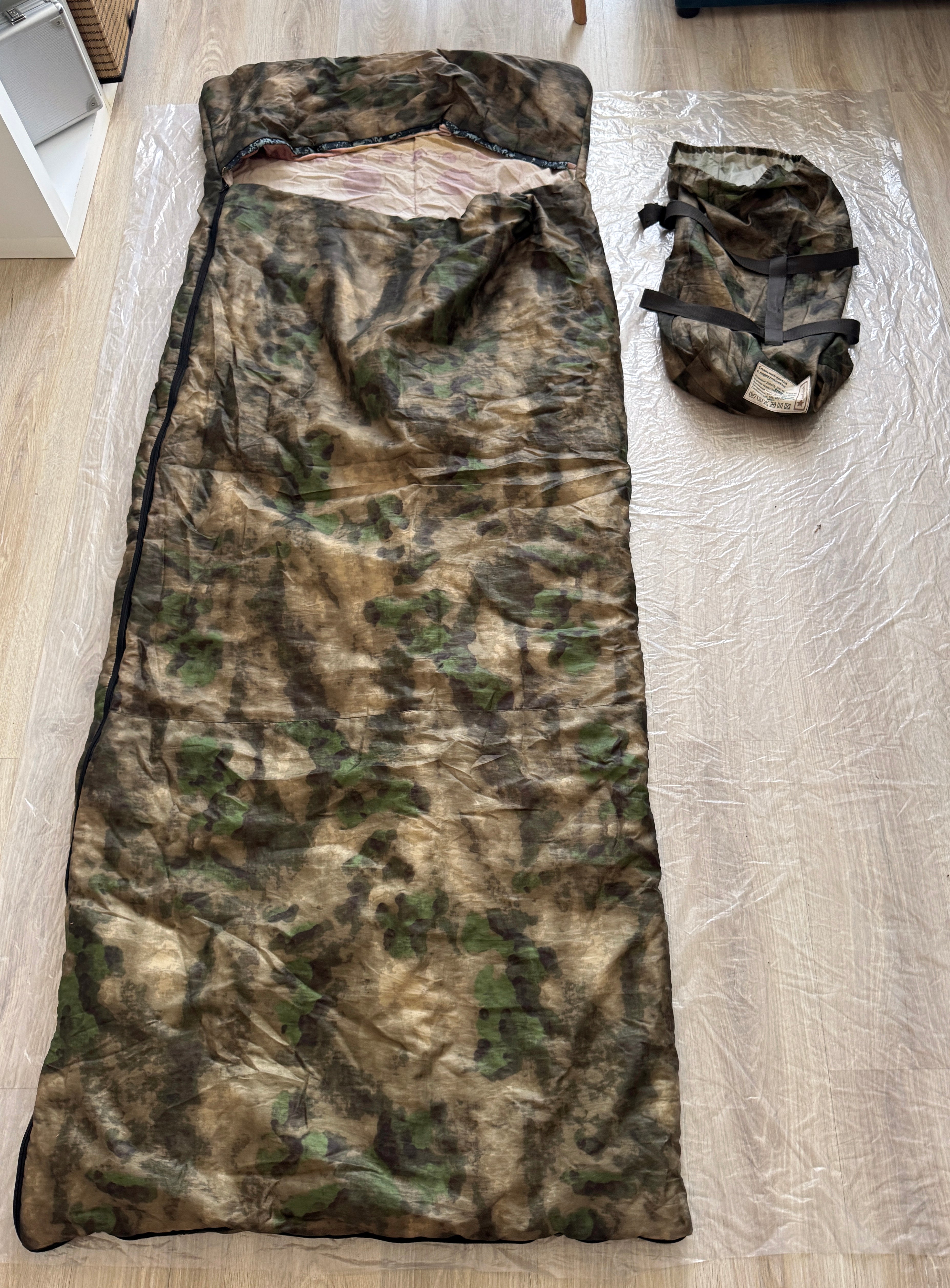 Trophy soldier kadyrovite chechen sleeping bag camo russian army military Ukraine russia war 2022-2024 #7